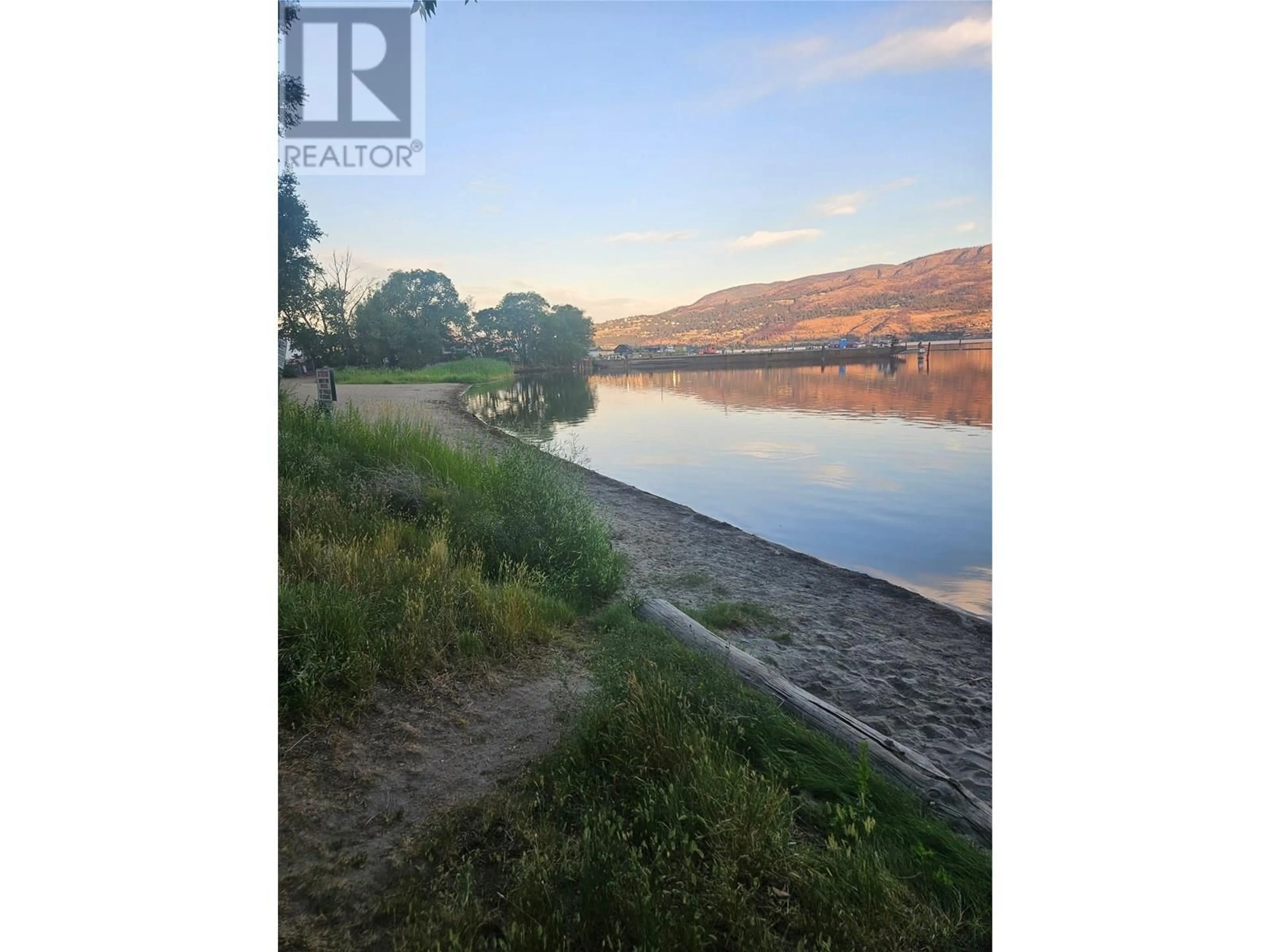 Blurry image for 512 CAMBRIDGE AVENUE, Kelowna British Columbia V1Y7M3