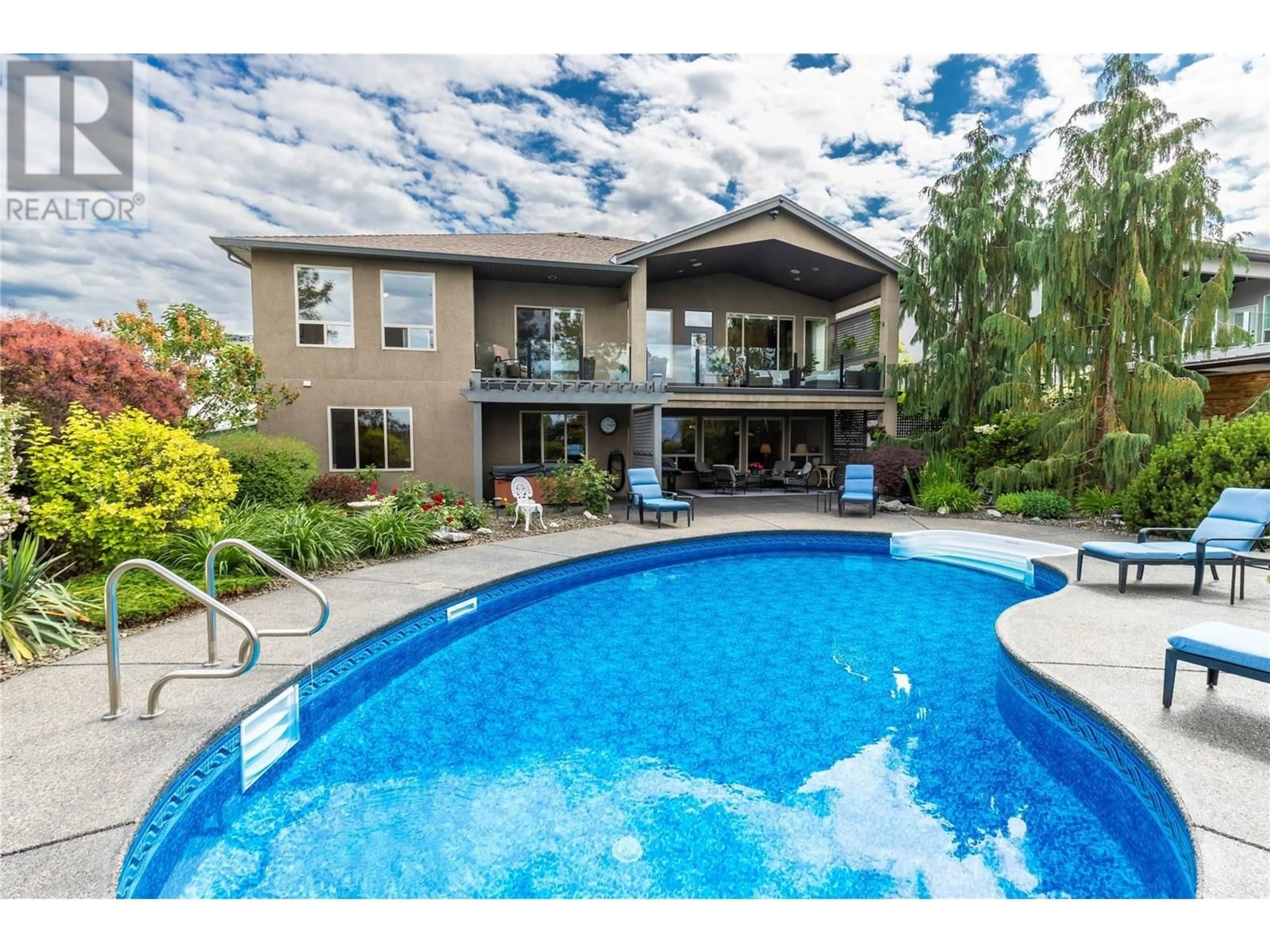Pool for 1036 ARBOR VIEW DRIVE, Kelowna British Columbia V1W5A1