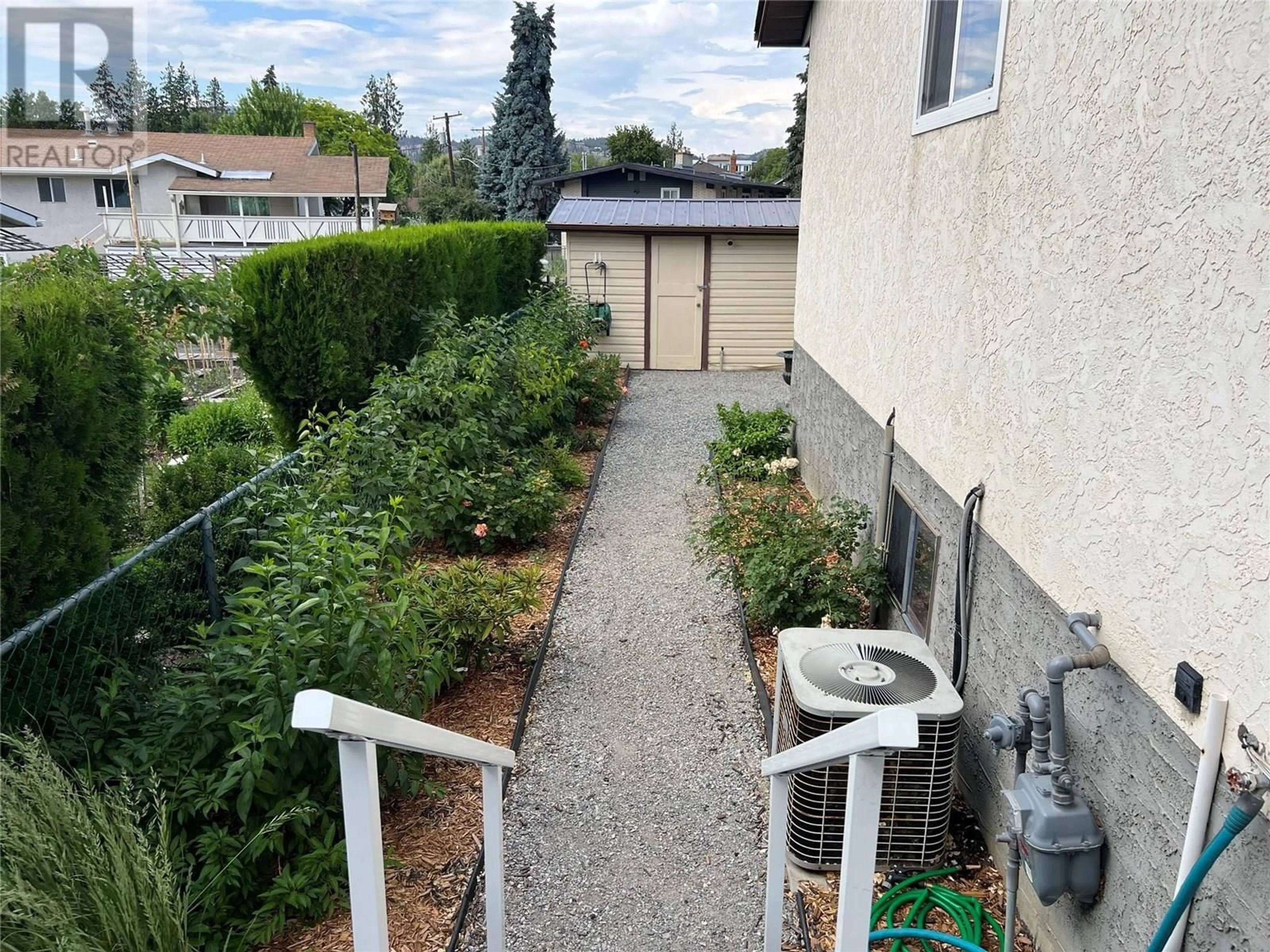 Patio, unknown for 1370 SPRINGFIELD ROAD, Kelowna British Columbia V1Y5V1