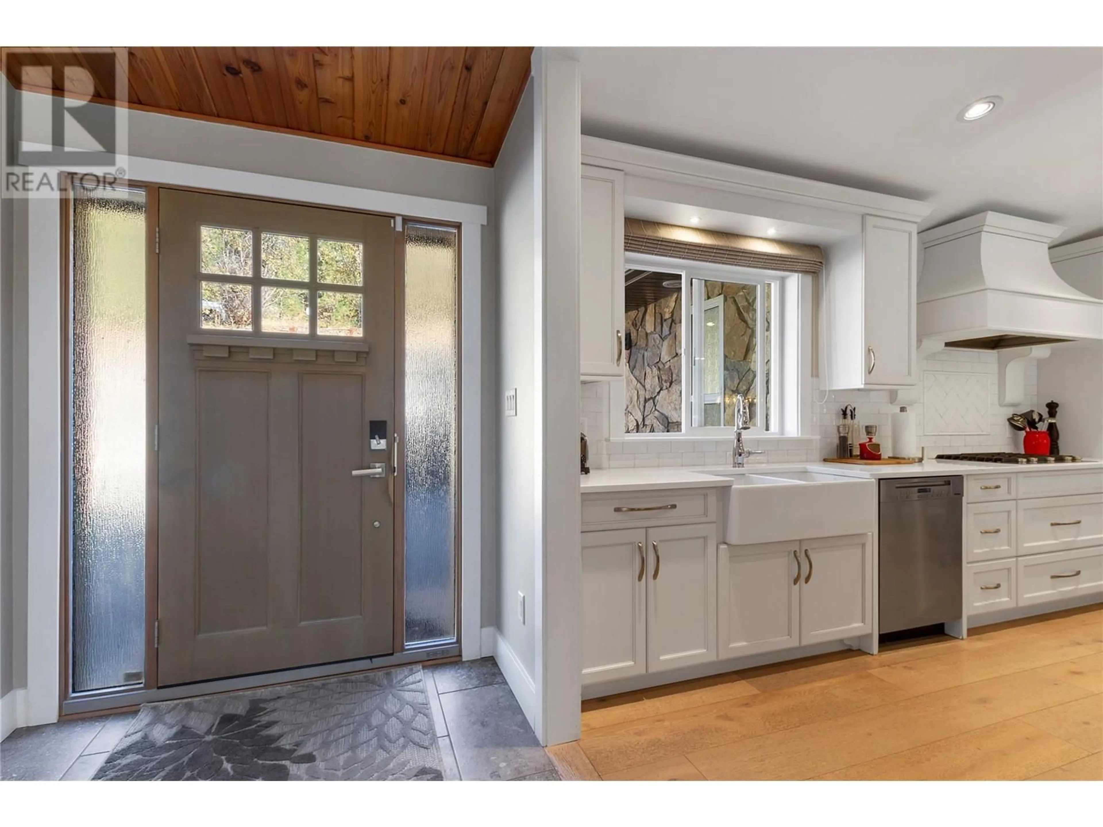 Indoor entryway for 13824 MOBERLY ROAD, Lake Country British Columbia V4V1A3