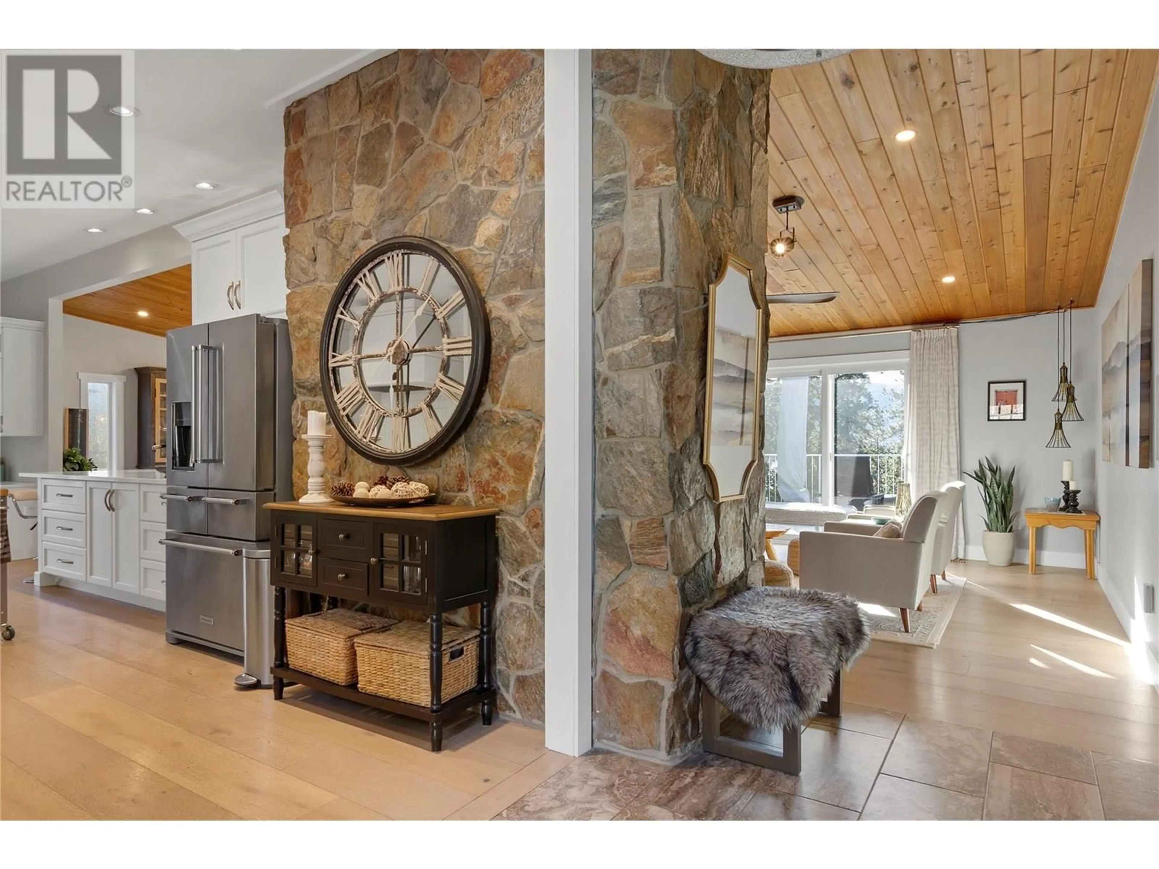 Indoor entryway for 13824 MOBERLY ROAD, Lake Country British Columbia V4V1A3