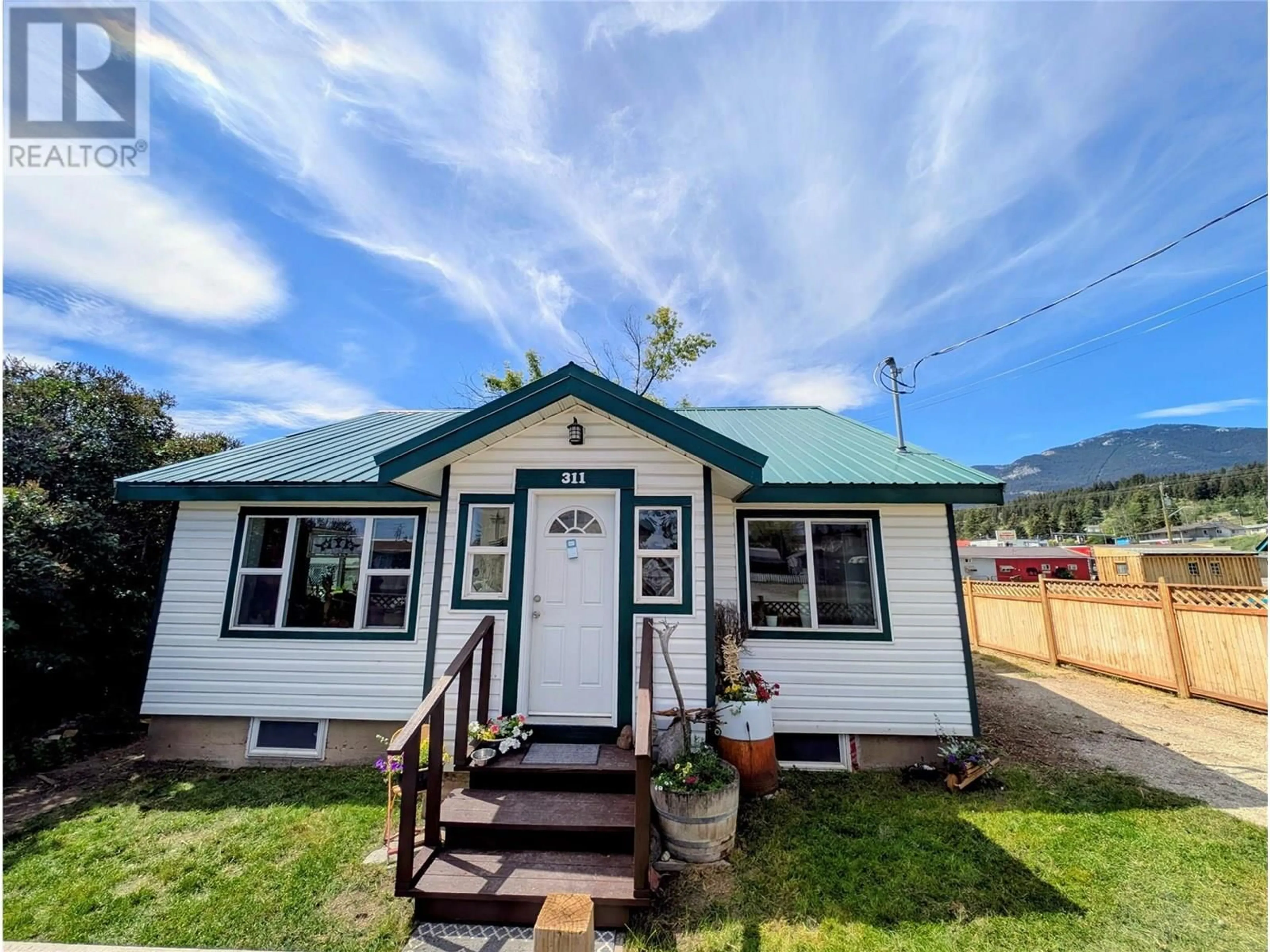 Home with vinyl exterior material, unknown for 311 DEWDNEY AVENUE, Clinton British Columbia V0K1K0