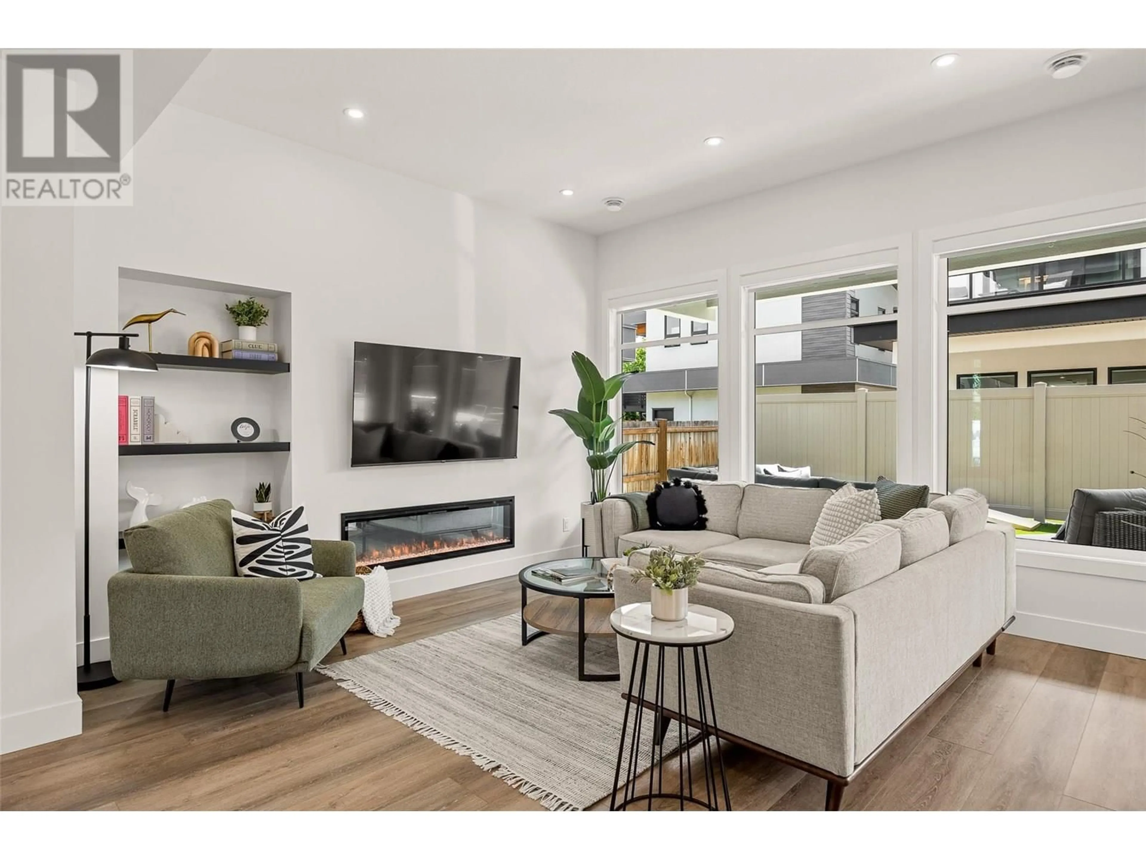 Living room with furniture, unknown for 720 CHURCHILL AVENUE, Penticton British Columbia V2A1E1