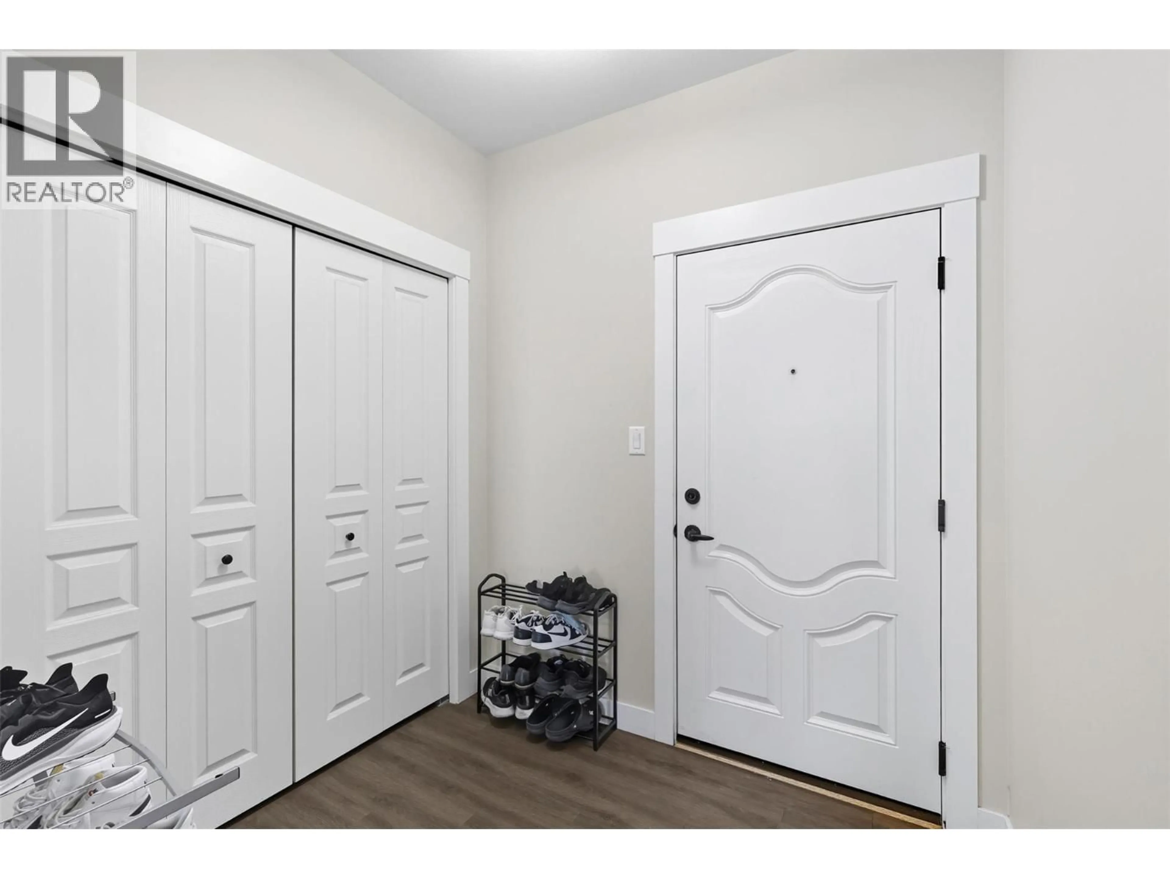 Indoor entryway for 309 - 755 MCGILL ROAD, Kamloops British Columbia V2C0B6