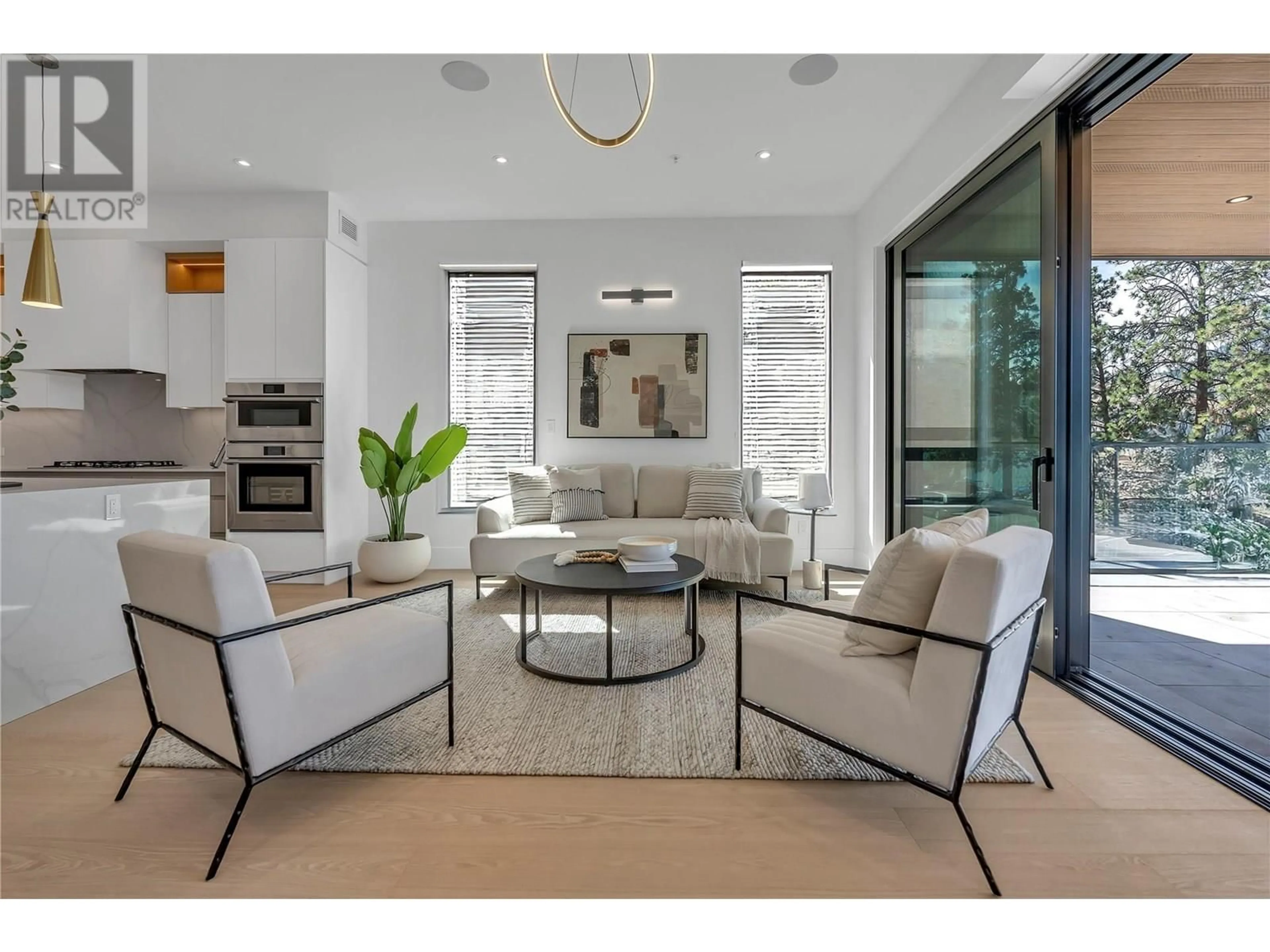 Living room with furniture, unknown for 202 - 602 LAKESHORE DRIVE, Penticton British Columbia V2A1B9