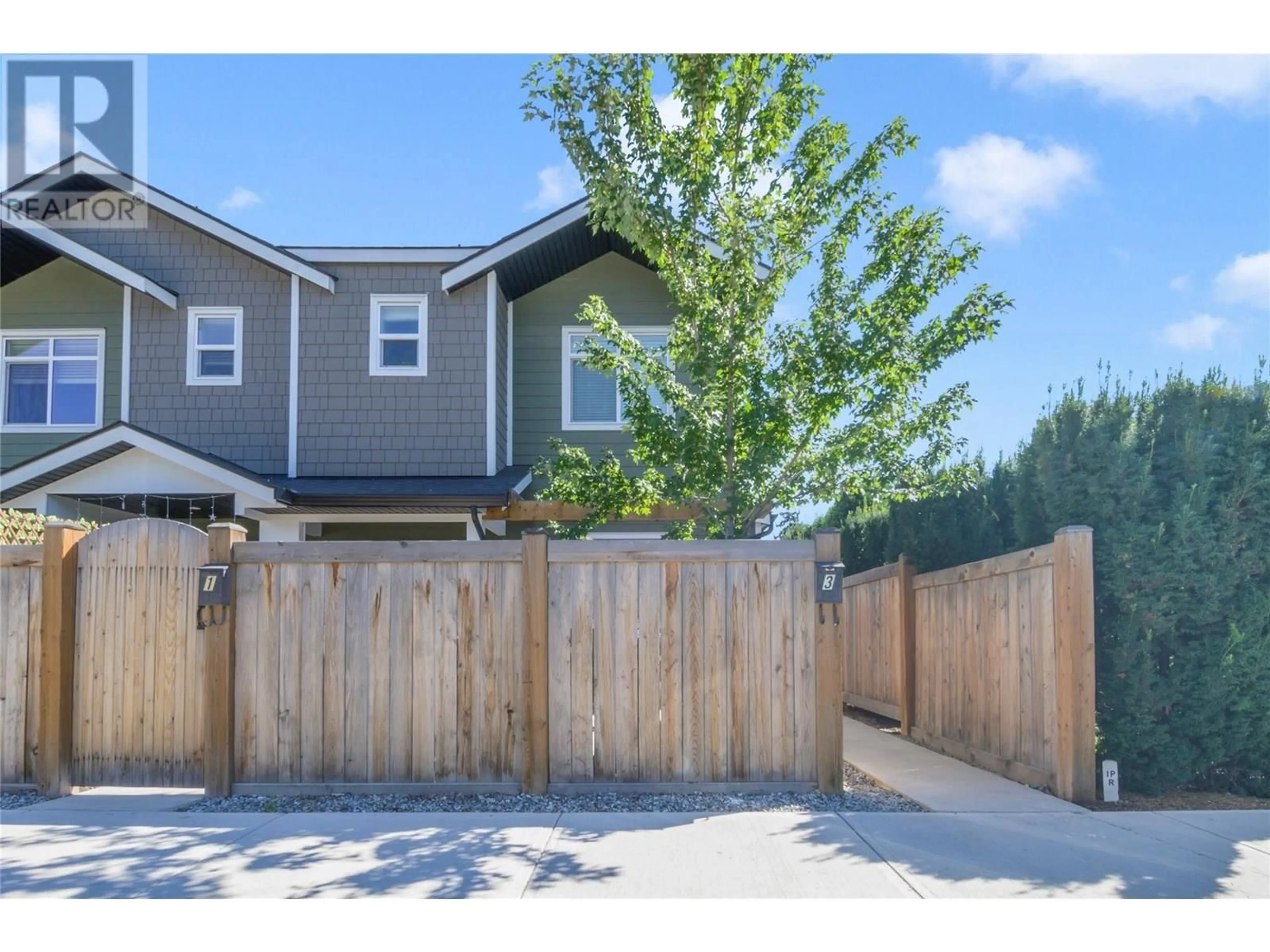 Unknown for 3 - 825 CADDER AVENUE, Kelowna British Columbia V1Y5N7