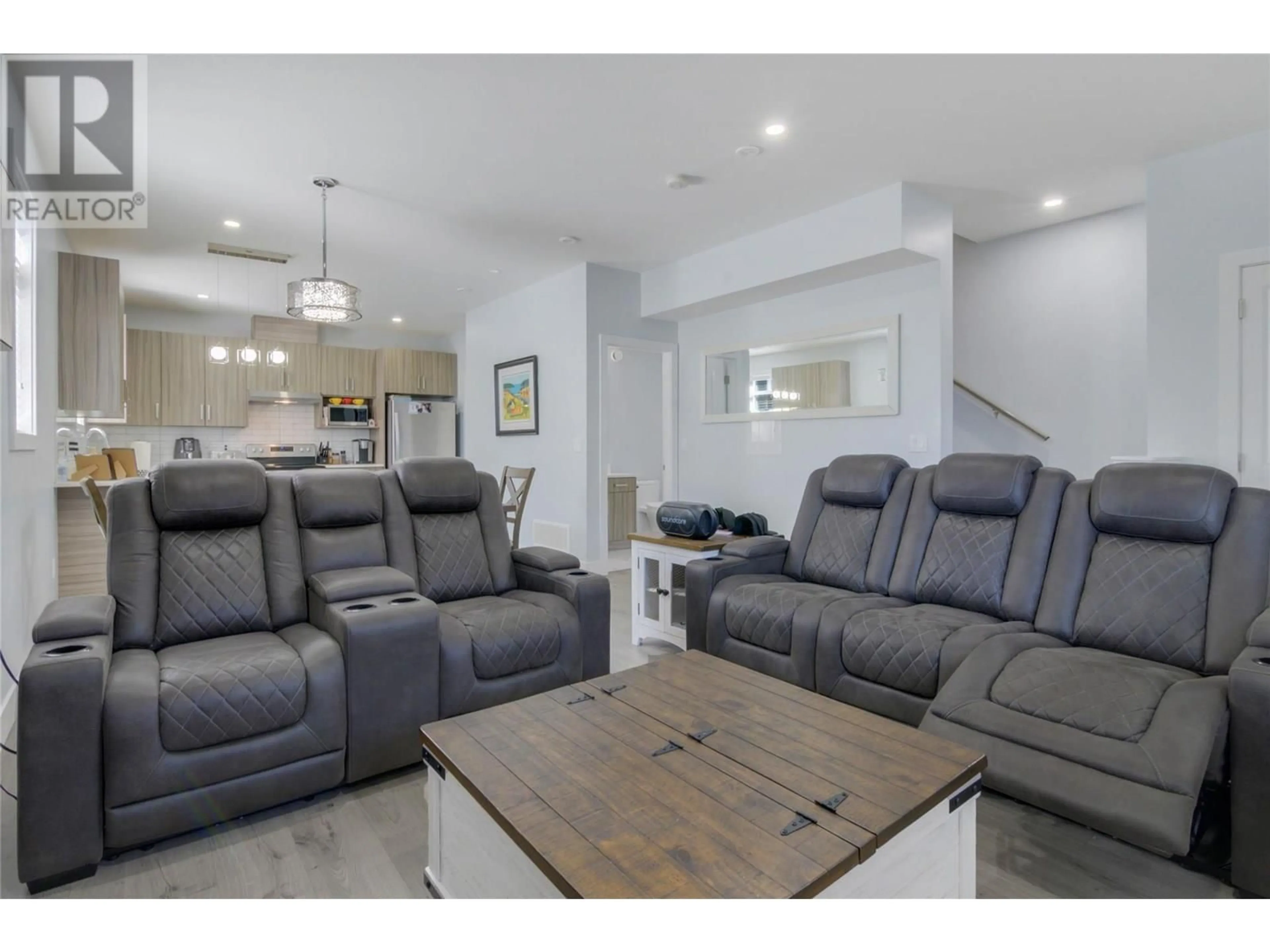 Living room with furniture, unknown for 3 - 825 CADDER AVENUE, Kelowna British Columbia V1Y5N7