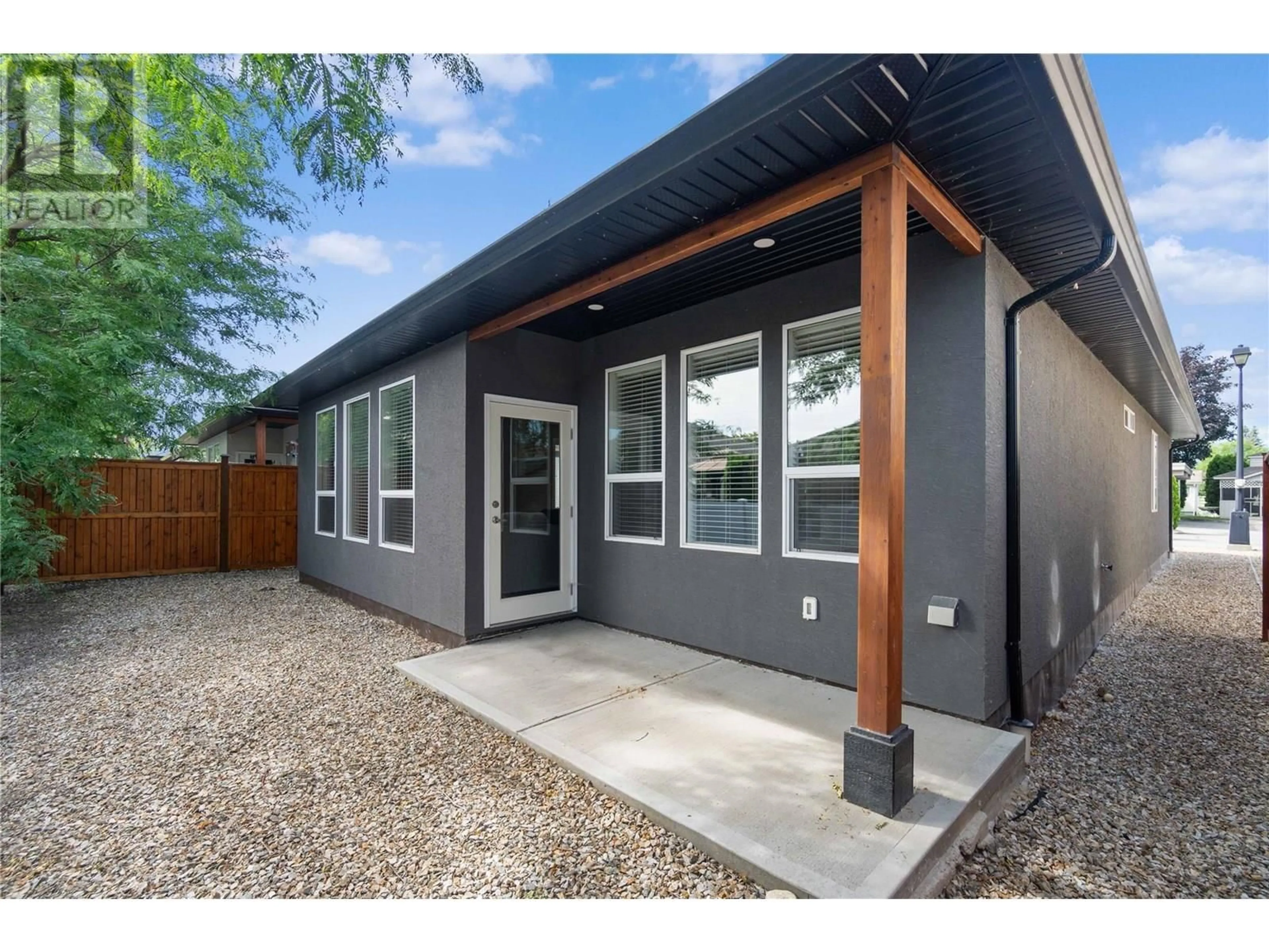 Home with vinyl exterior material, street for 6 - 151 BEATTY AVENUE NORTHWEST, Salmon Arm British Columbia V1E2W4