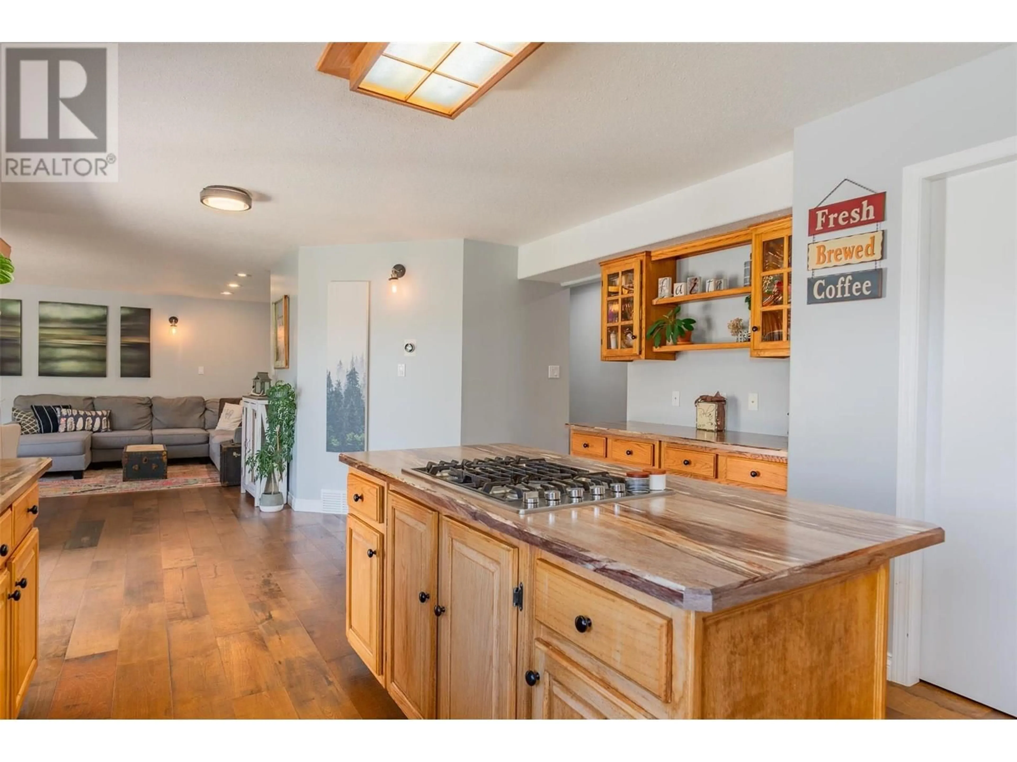 Open concept kitchen, unknown for 507 15TH AVENUE, Genelle British Columbia V0G1G0