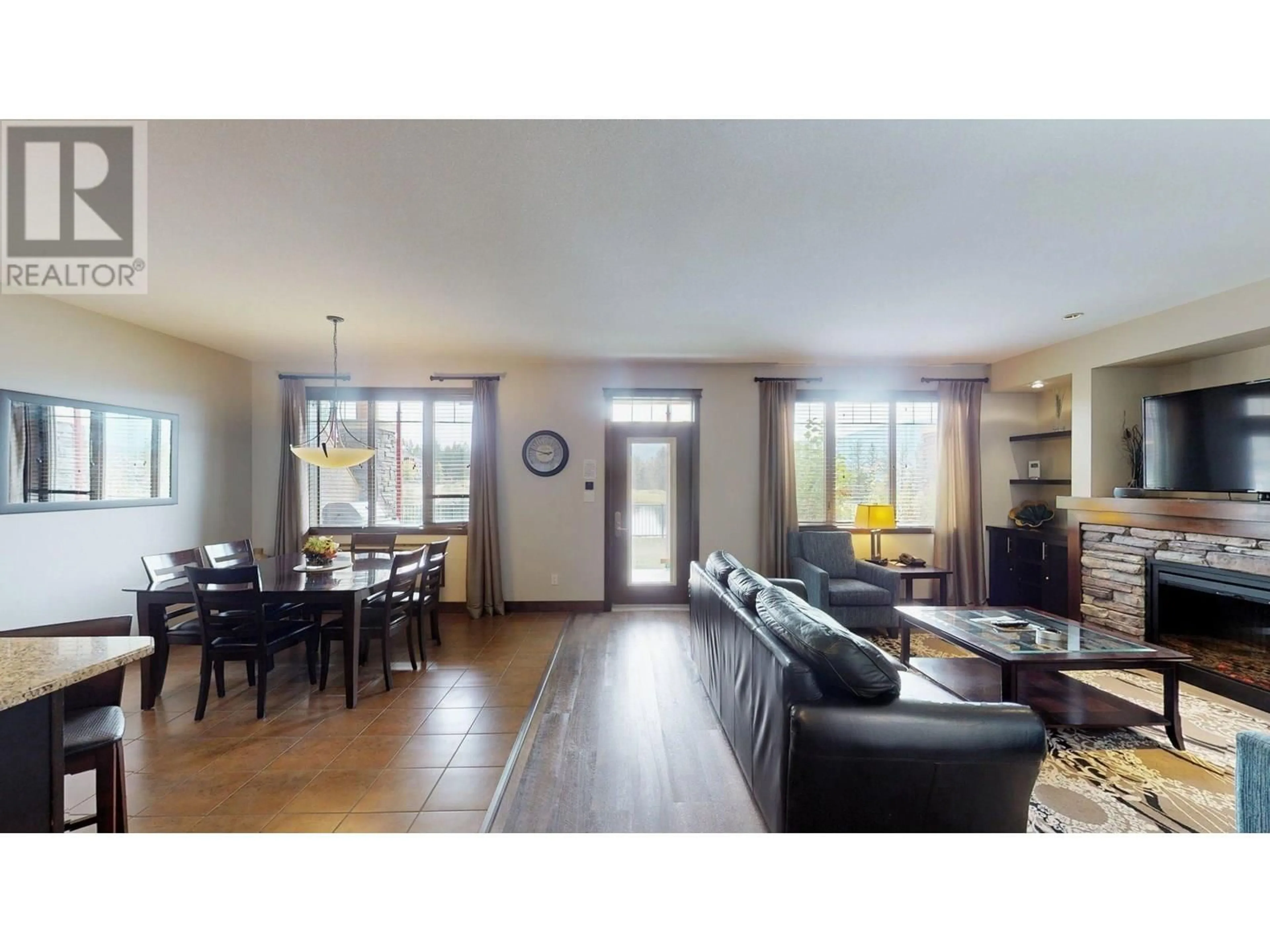 Living room with furniture, unknown for 814 B - 800 BIGHORN BOULEVARD, Radium Hot Springs British Columbia V0A1M0