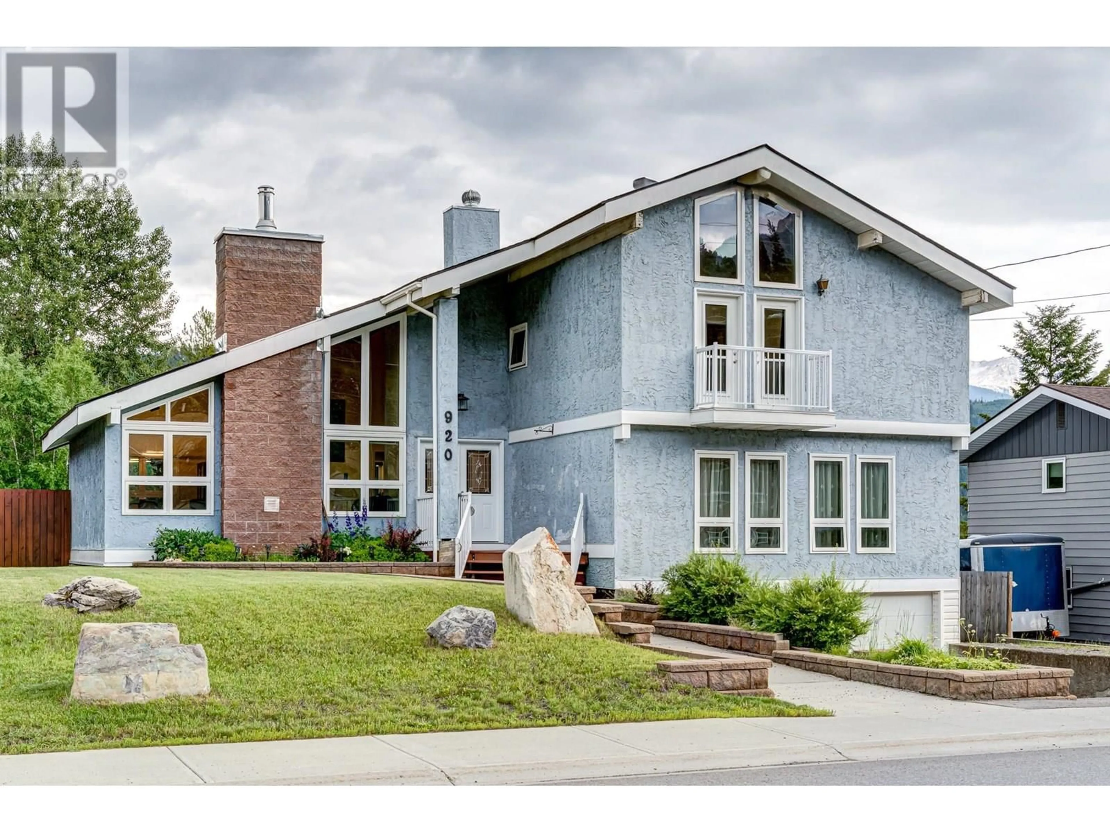 Home with brick exterior material, unknown for 920 ALPINE WAY, Elkford British Columbia V0B1H0