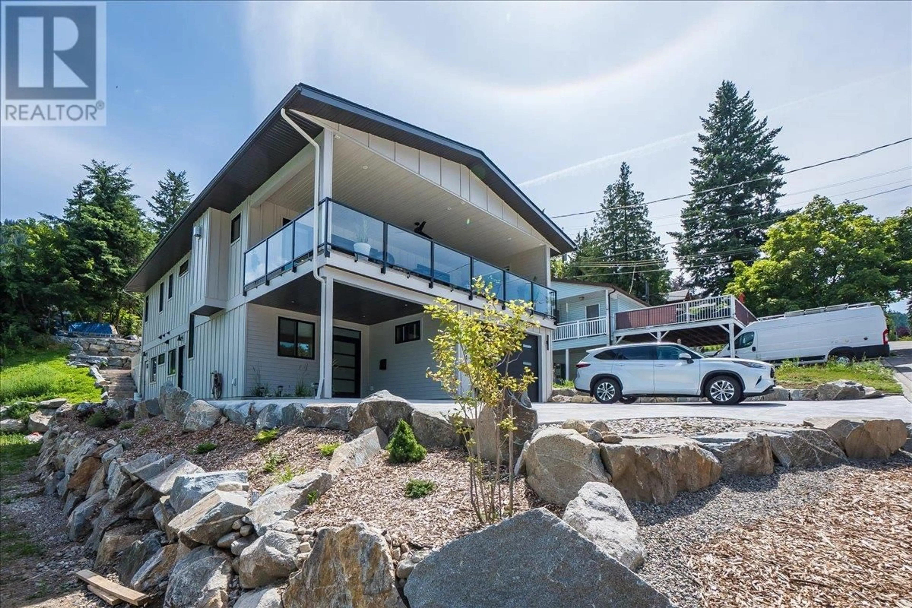 Home with vinyl exterior material, unknown for 1004 SEVENTH STREET, Nelson British Columbia V1L3M2