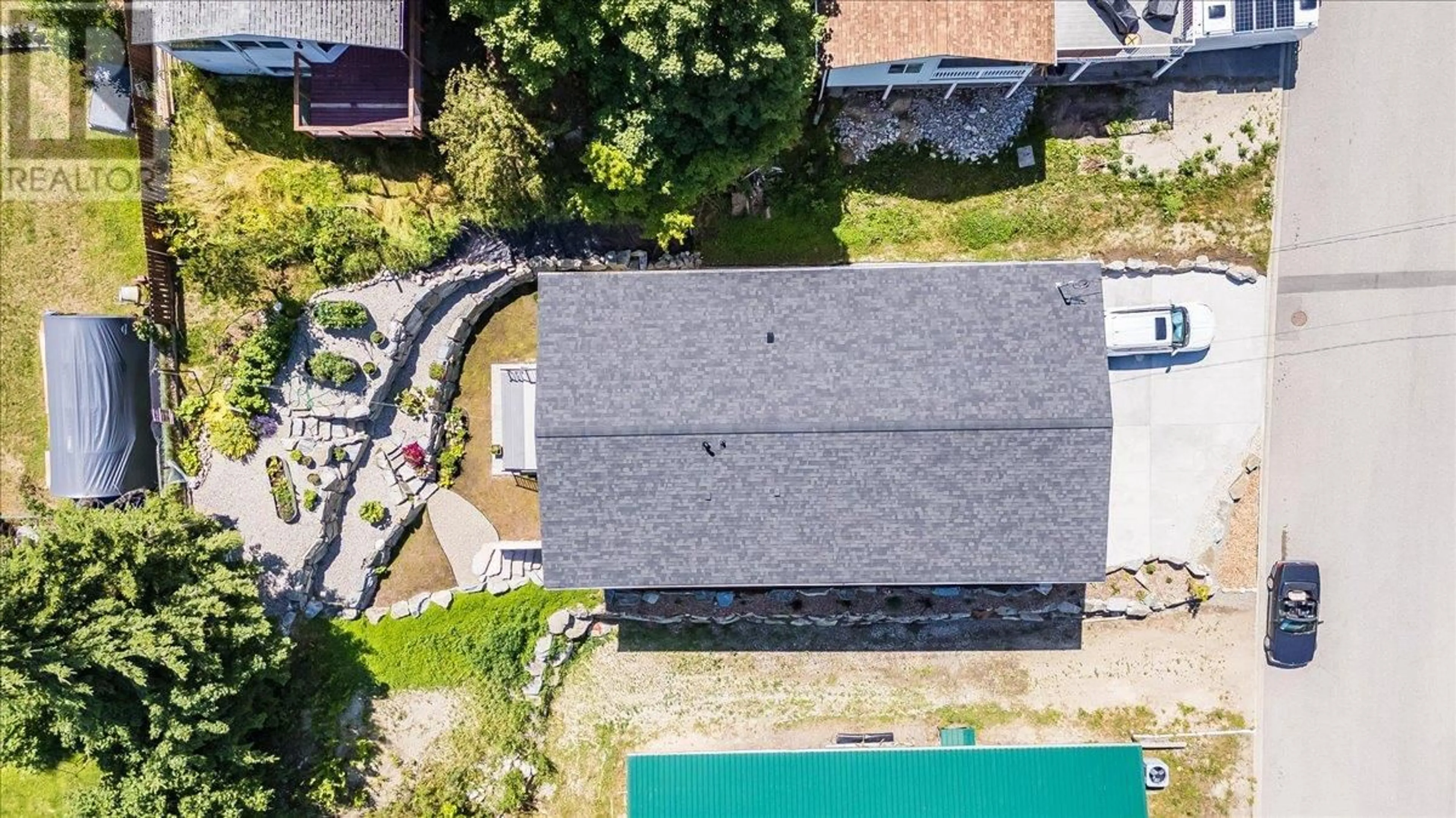 A pic from outside/outdoor area/front of a property/back of a property/a pic from drone, unknown for 1004 SEVENTH STREET, Nelson British Columbia V1L3M2