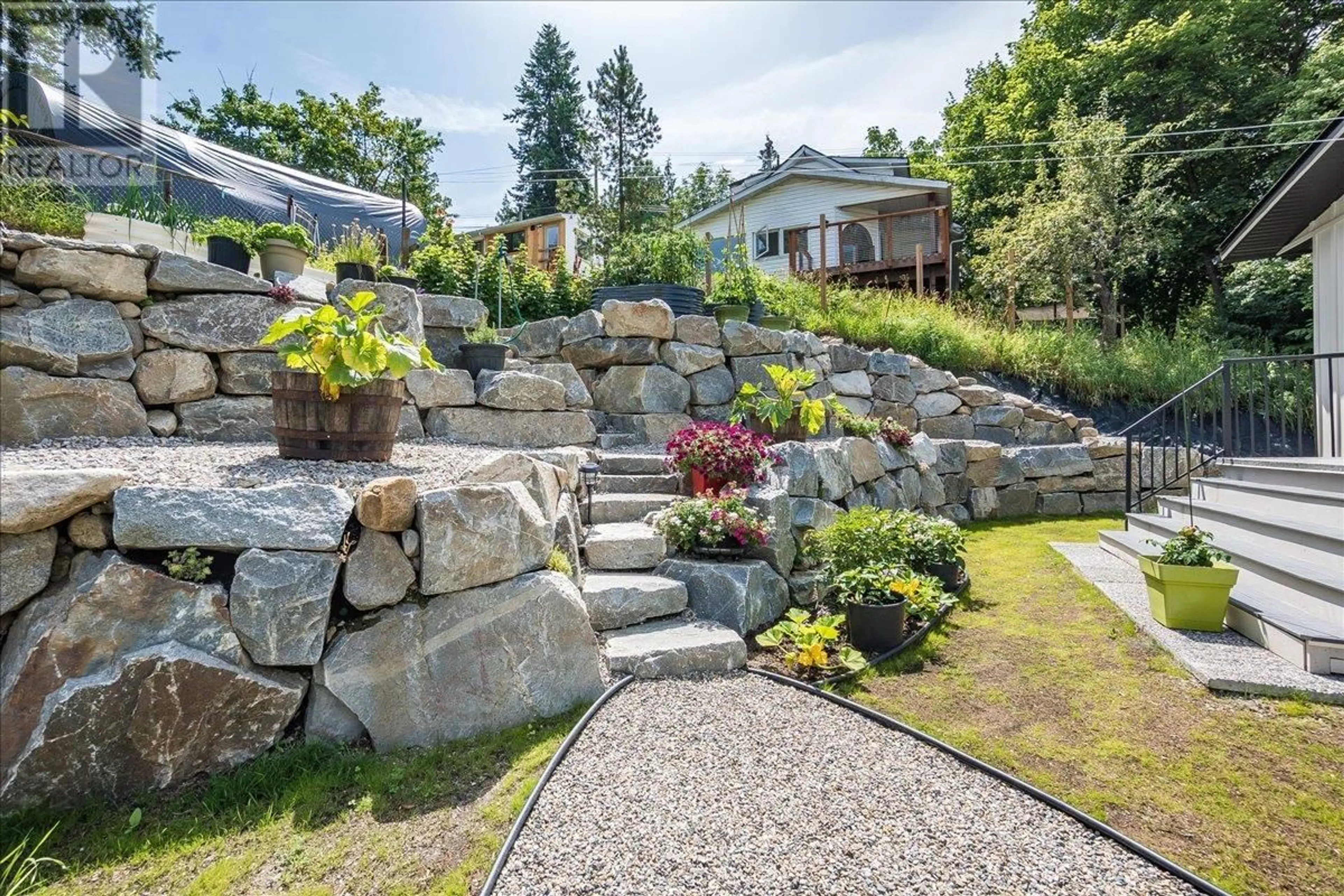 Patio, mountain view for 1004 SEVENTH STREET, Nelson British Columbia V1L3M2