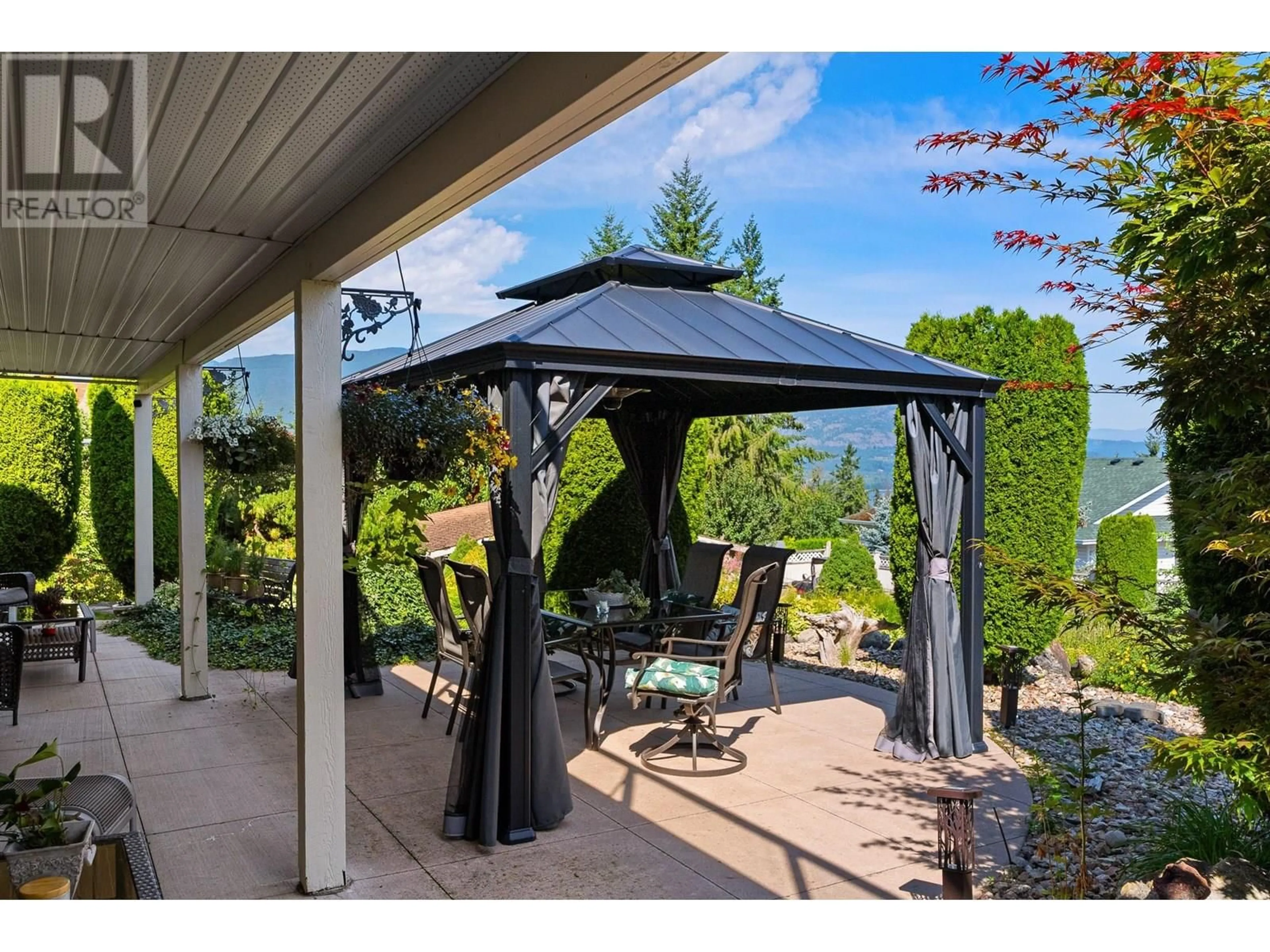 Patio, mountain view for 1801 2 AVENUE SOUTHEAST, Salmon Arm British Columbia V1E1T8