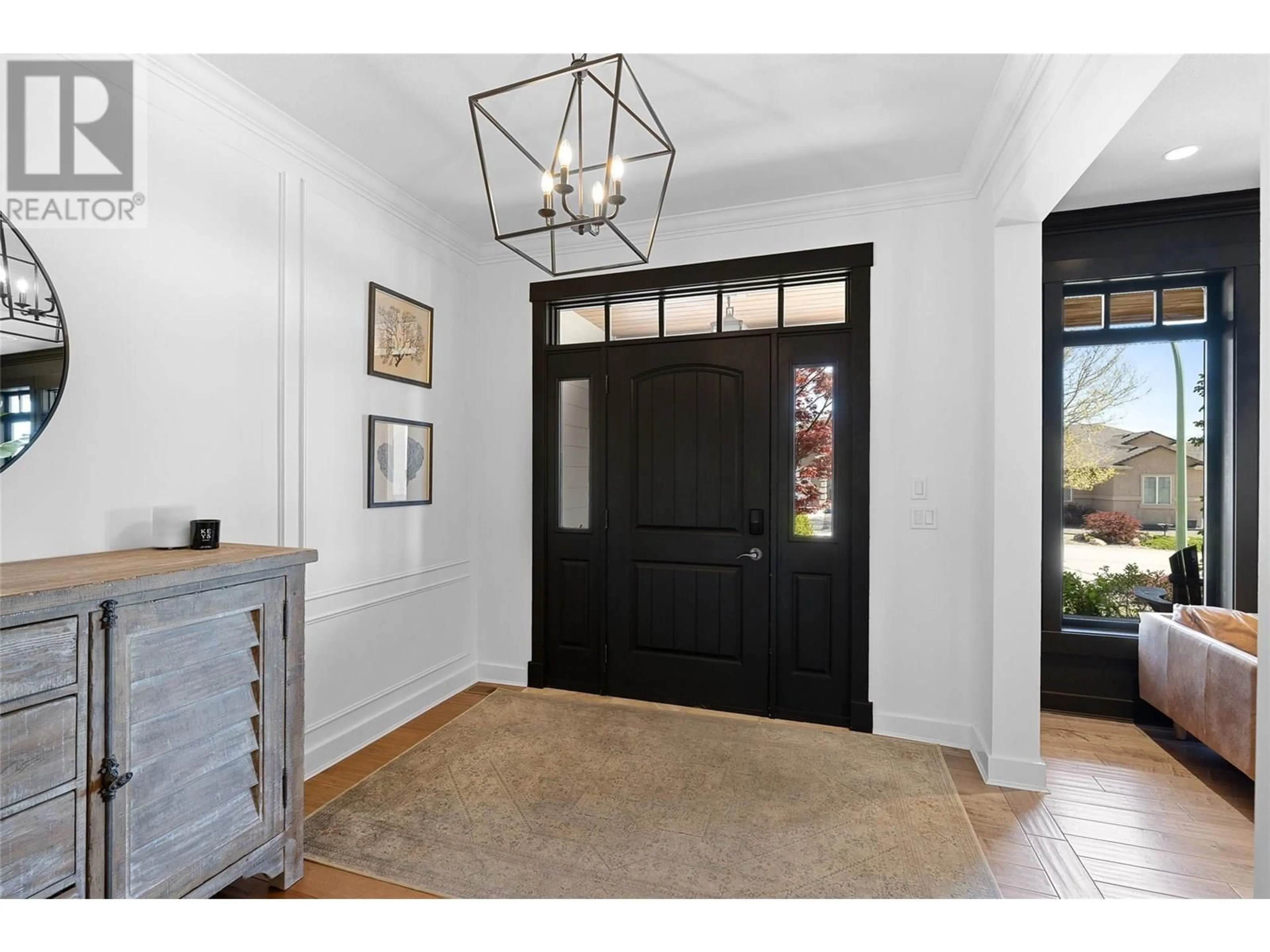Indoor entryway for 1185 PEAK POINT DRIVE, West Kelowna British Columbia V1Z4A9