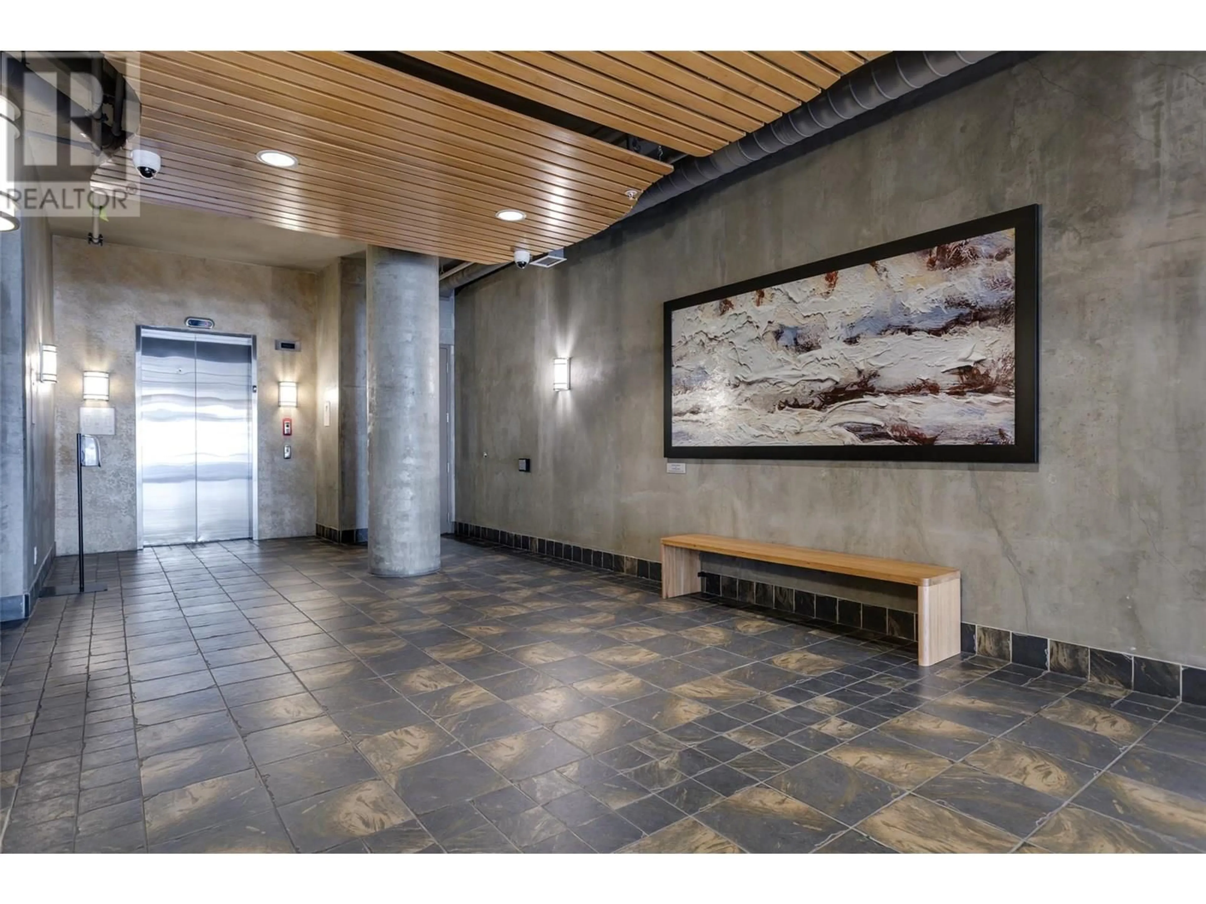Indoor foyer for 505 - 1329 ELLIS STREET, Kelowna British Columbia V1Y9X5