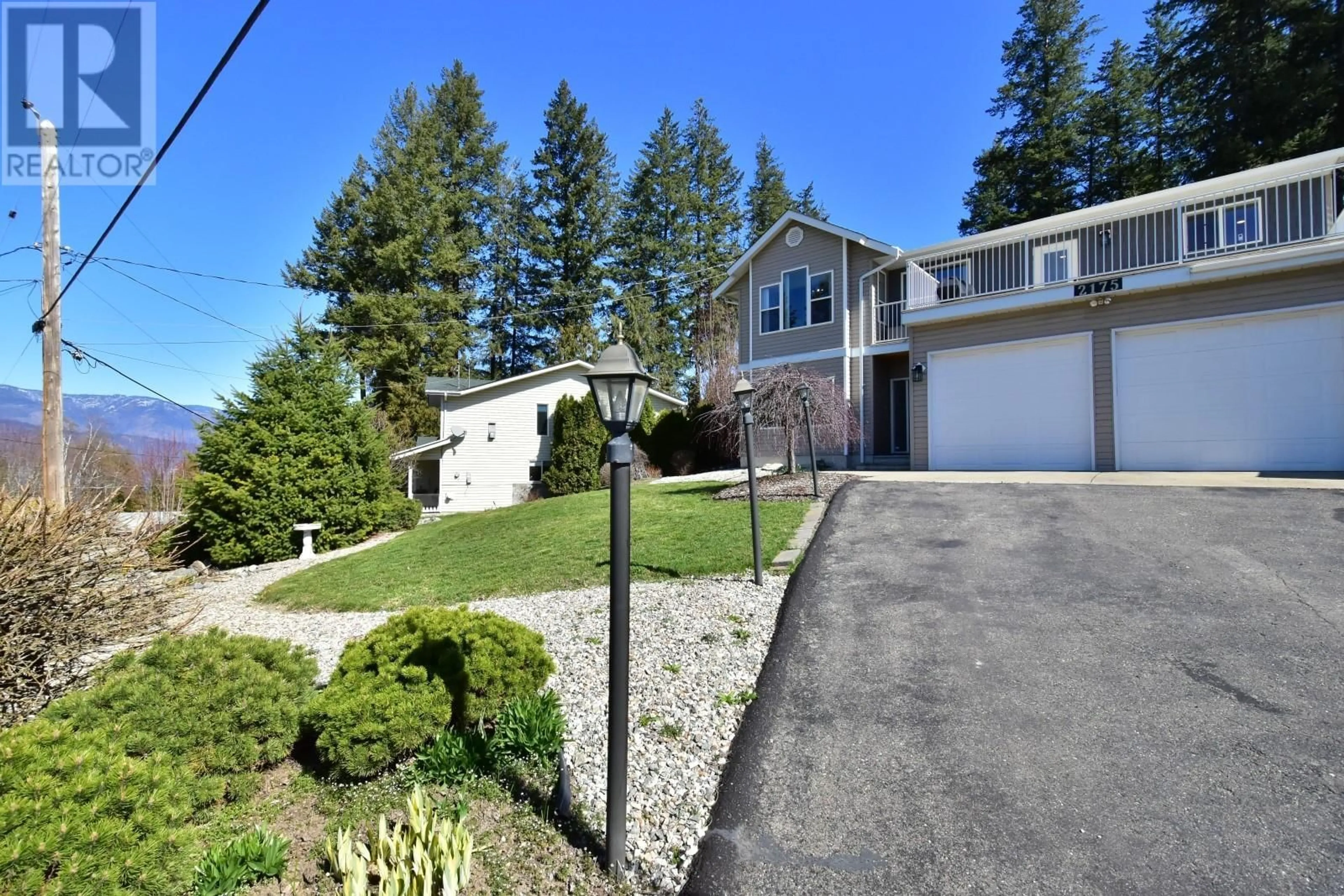 A pic from outside/outdoor area/front of a property/back of a property/a pic from drone, street for 2175 LAKEVIEW DRIVE, Blind Bay British Columbia V0E2W2