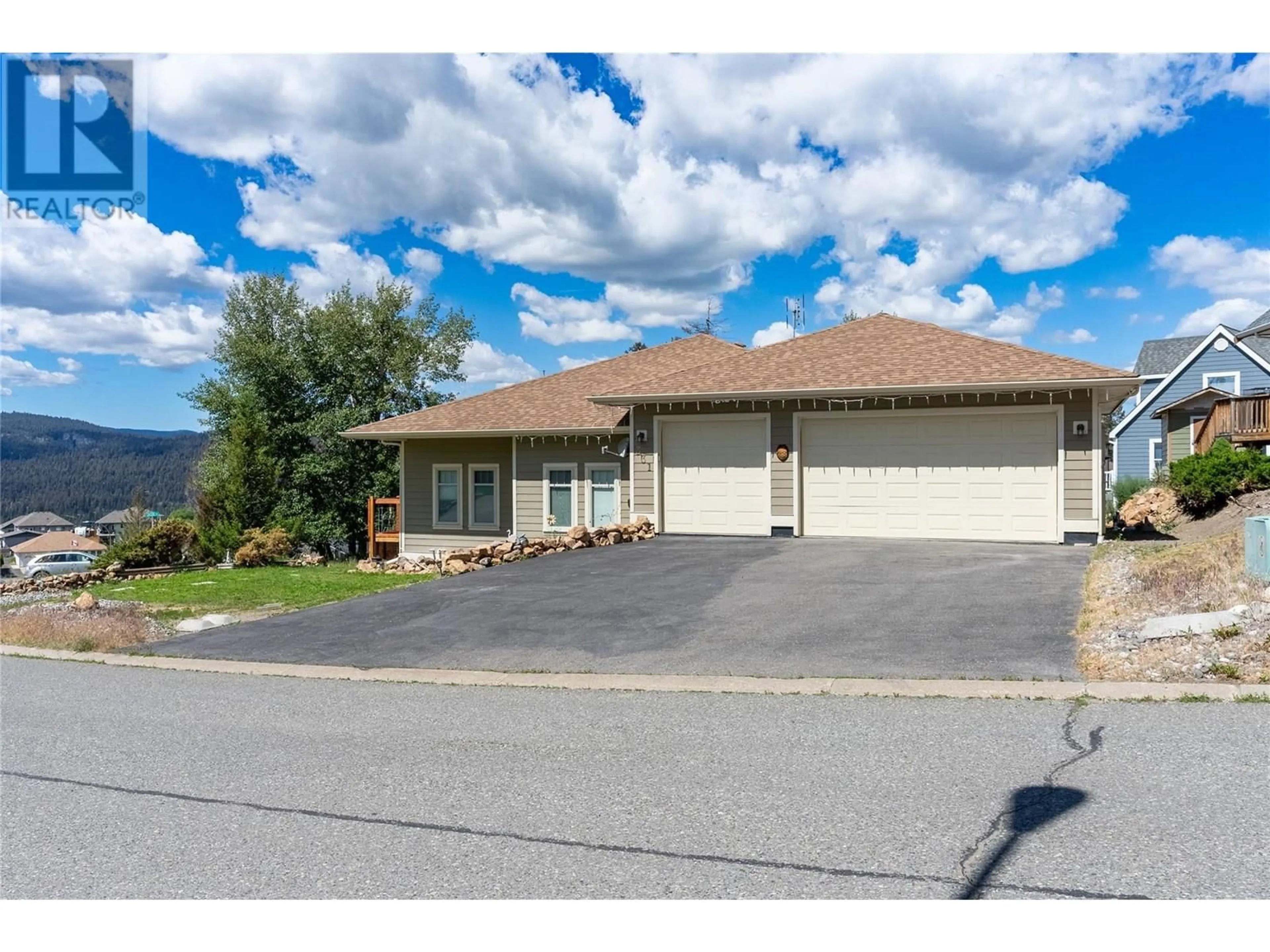 Home with vinyl exterior material, unknown for 331 LINDEN ROAD, Logan Lake British Columbia V0K1W0