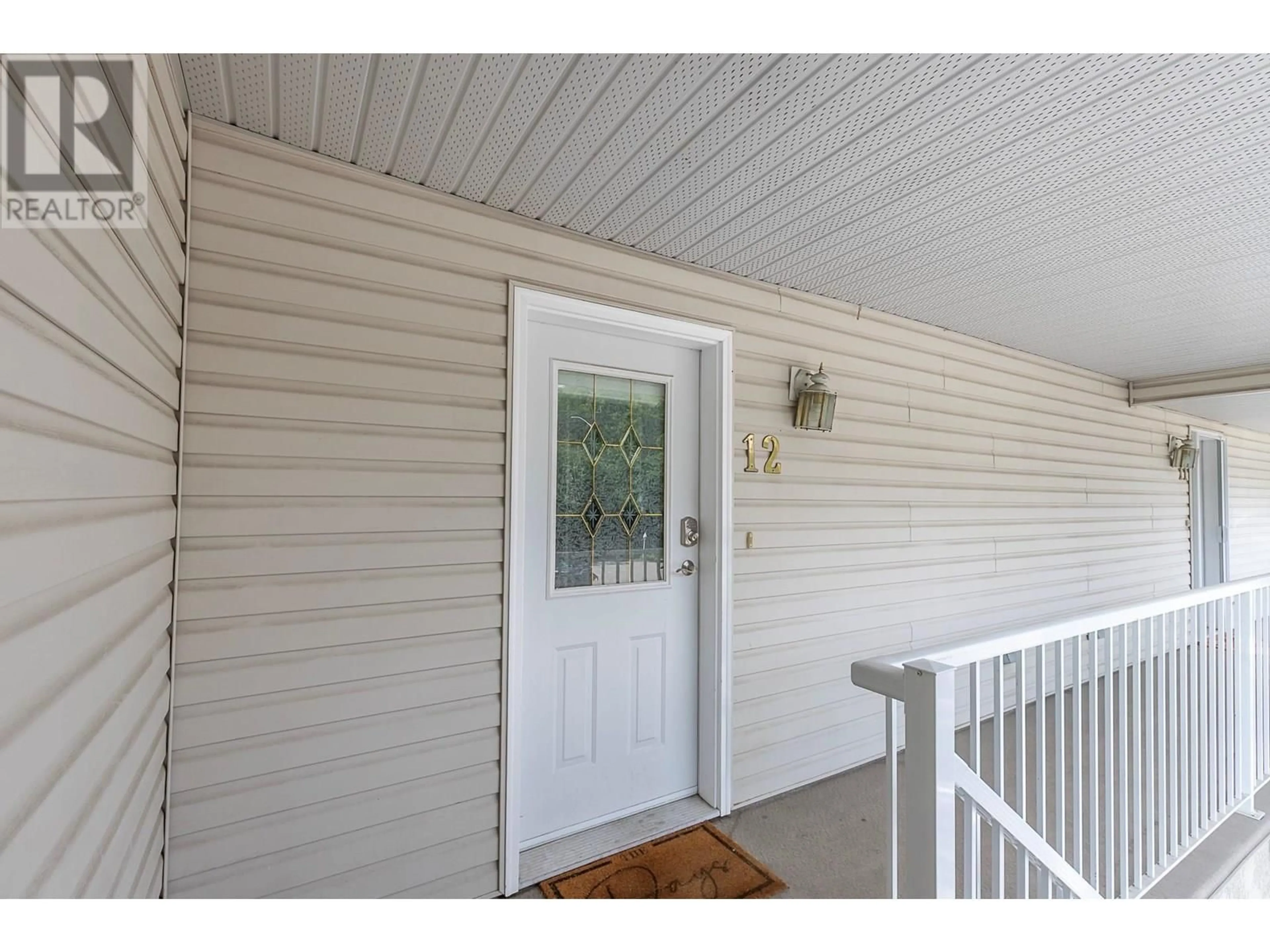 Indoor entryway for 12 - 602 BROWNE ROAD, Vernon British Columbia V1T7M1