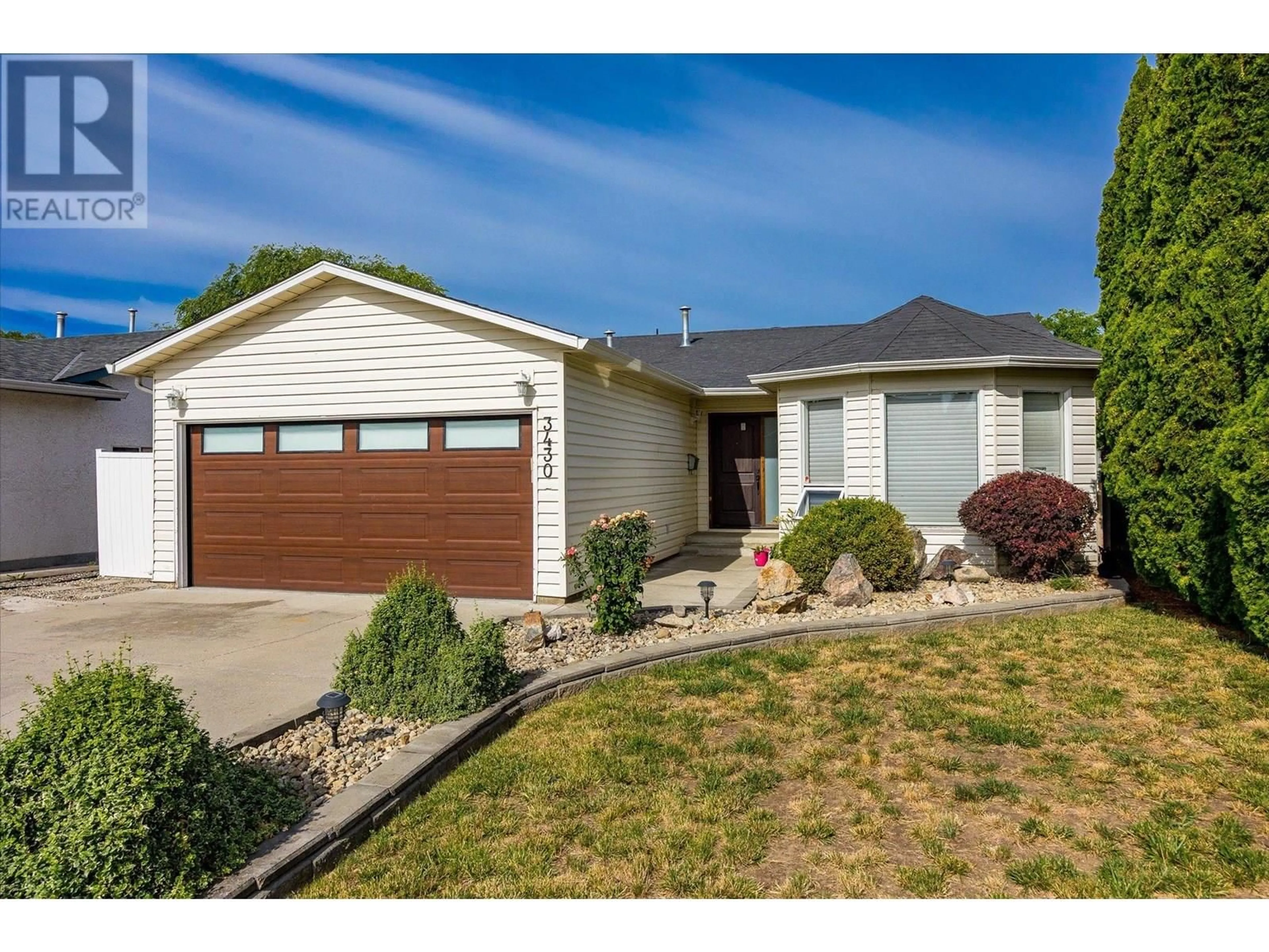 Home with vinyl exterior material, street for 3430 SILVERBERRY ROAD, Kelowna British Columbia V1W3V5