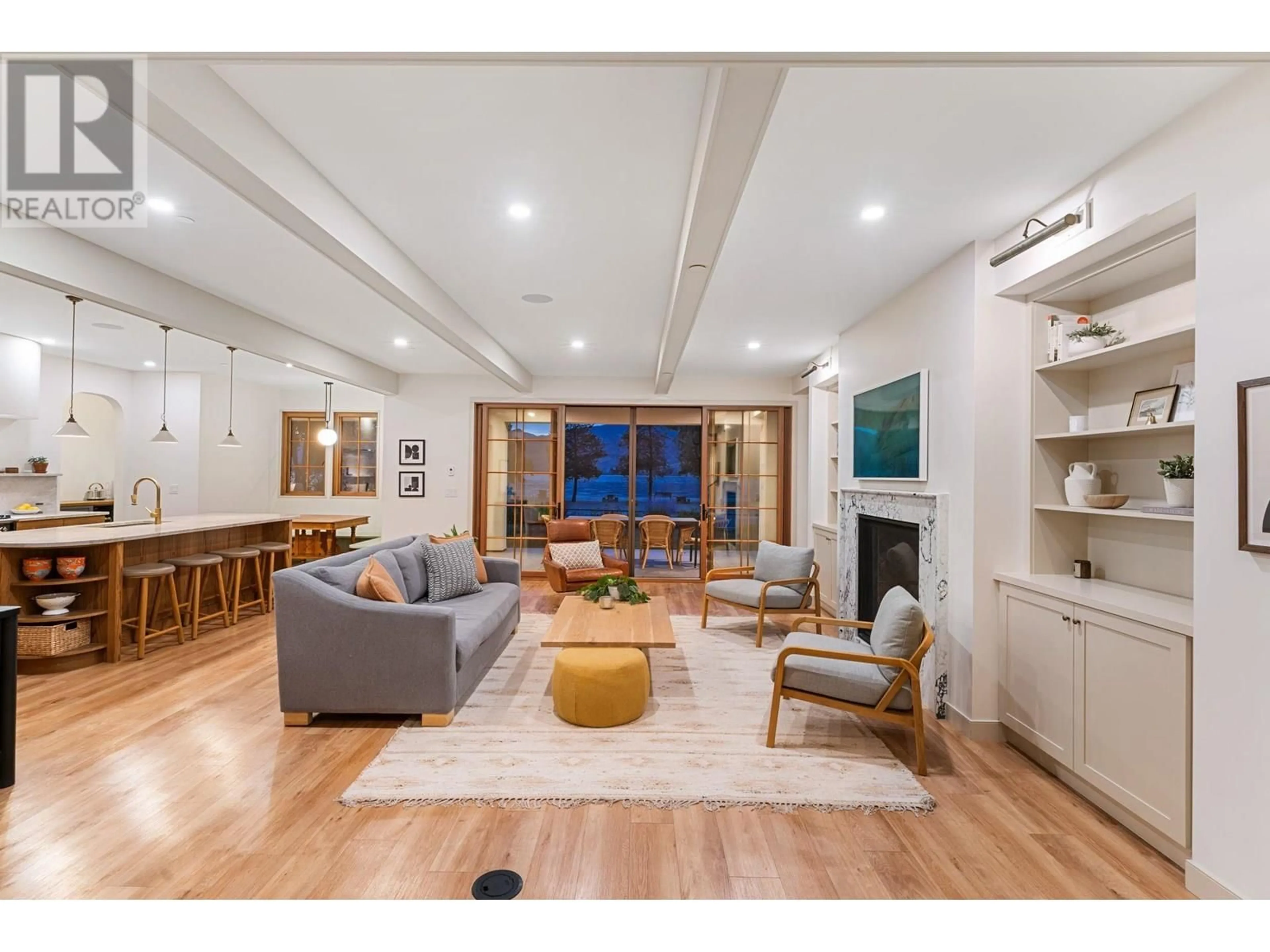 Living room with furniture, wood/laminate floor for 886 LIGHTHOUSE LANDING, Summerland British Columbia V0H1Z9