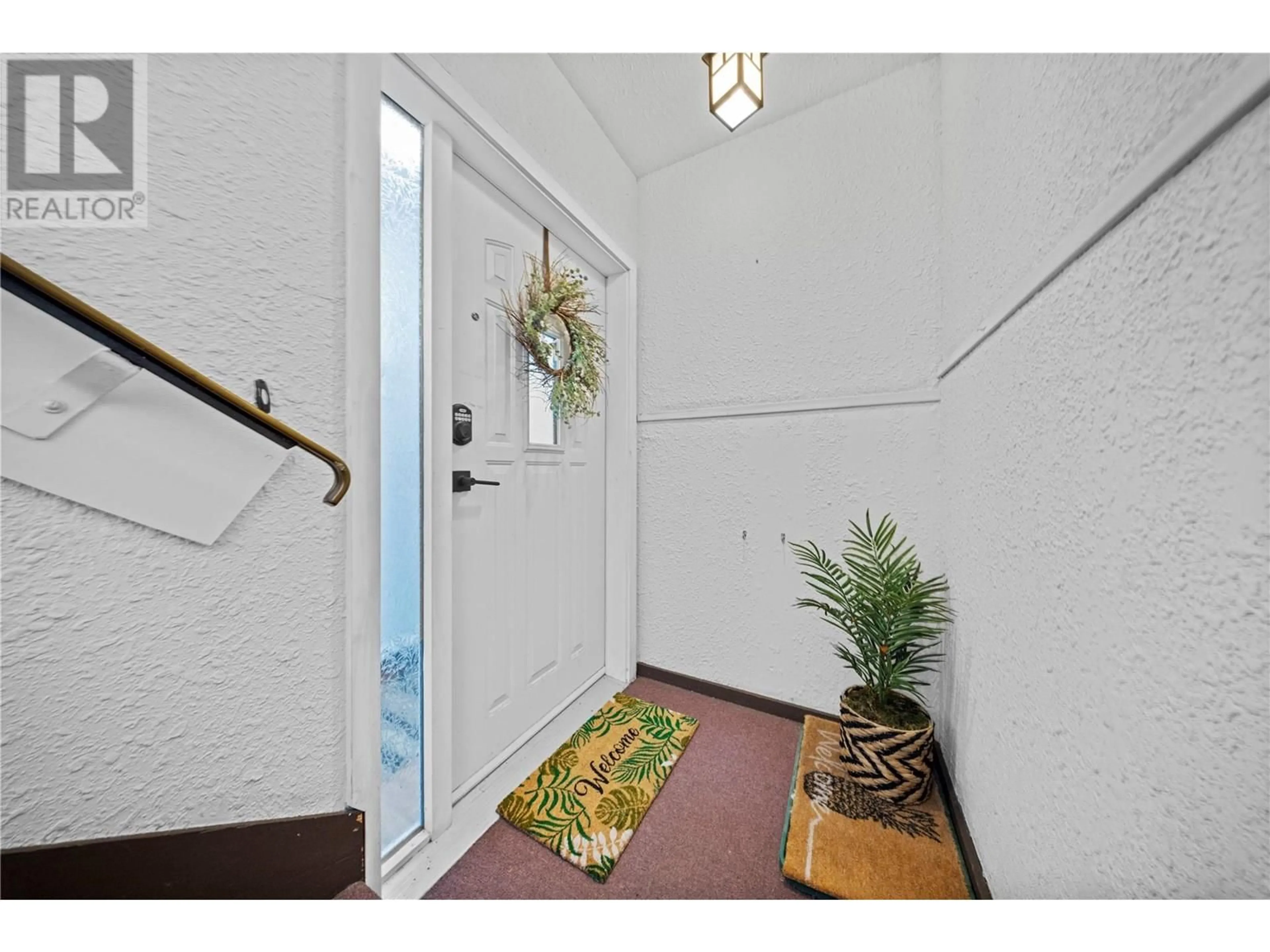 Indoor entryway for 72 - 137 MCGILL ROAD, Kamloops British Columbia V2C1L9