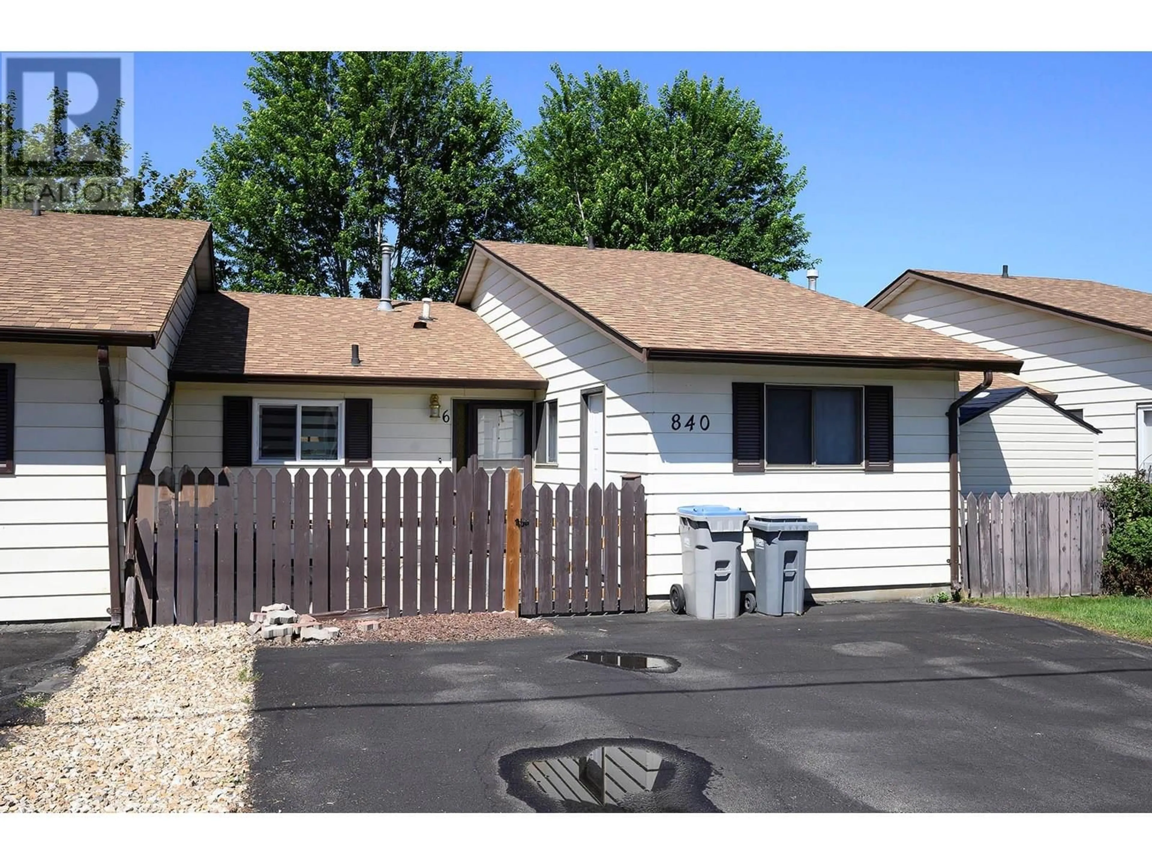 Home with vinyl exterior material, street for 6 - 840 DESMOND STREET, Kamloops British Columbia V2B5K4