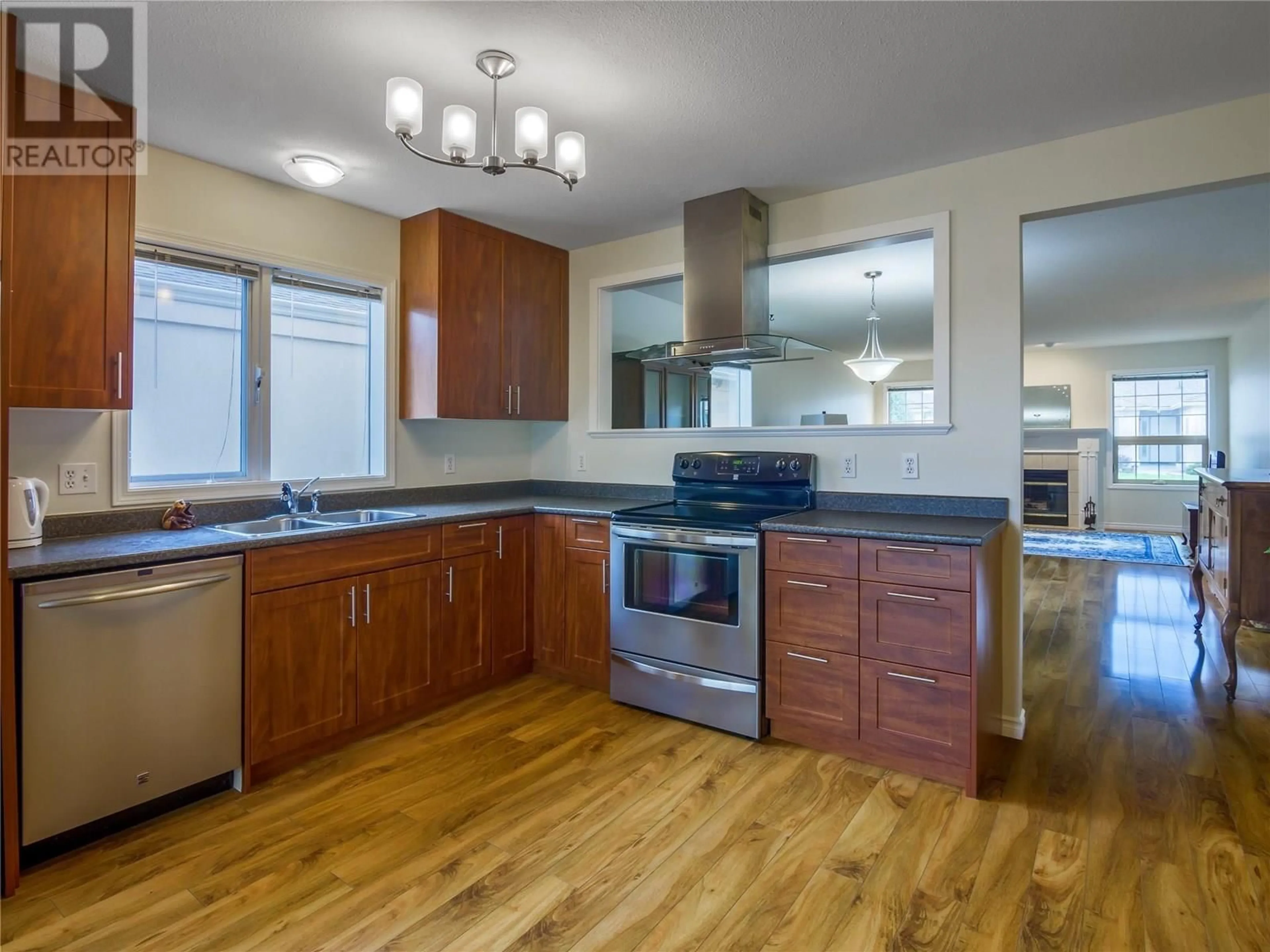 Open concept kitchen, wood/laminate floor for 138 - 3333 SOUTH MAIN STREET, Penticton British Columbia V2A8J8
