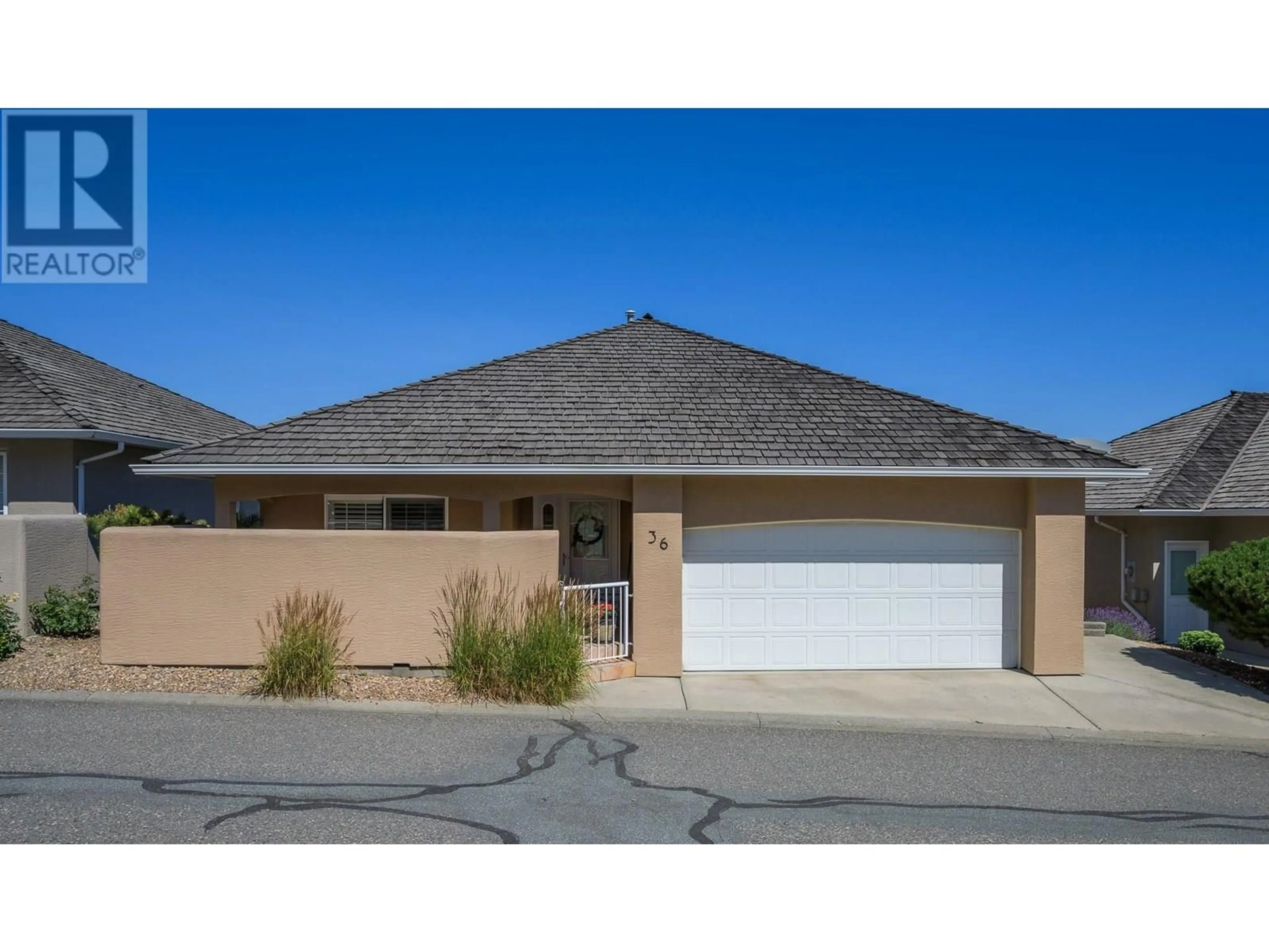 Home with vinyl exterior material, street for 36 - 2080 PACIFIC WAY, Kamloops British Columbia V1S1V3