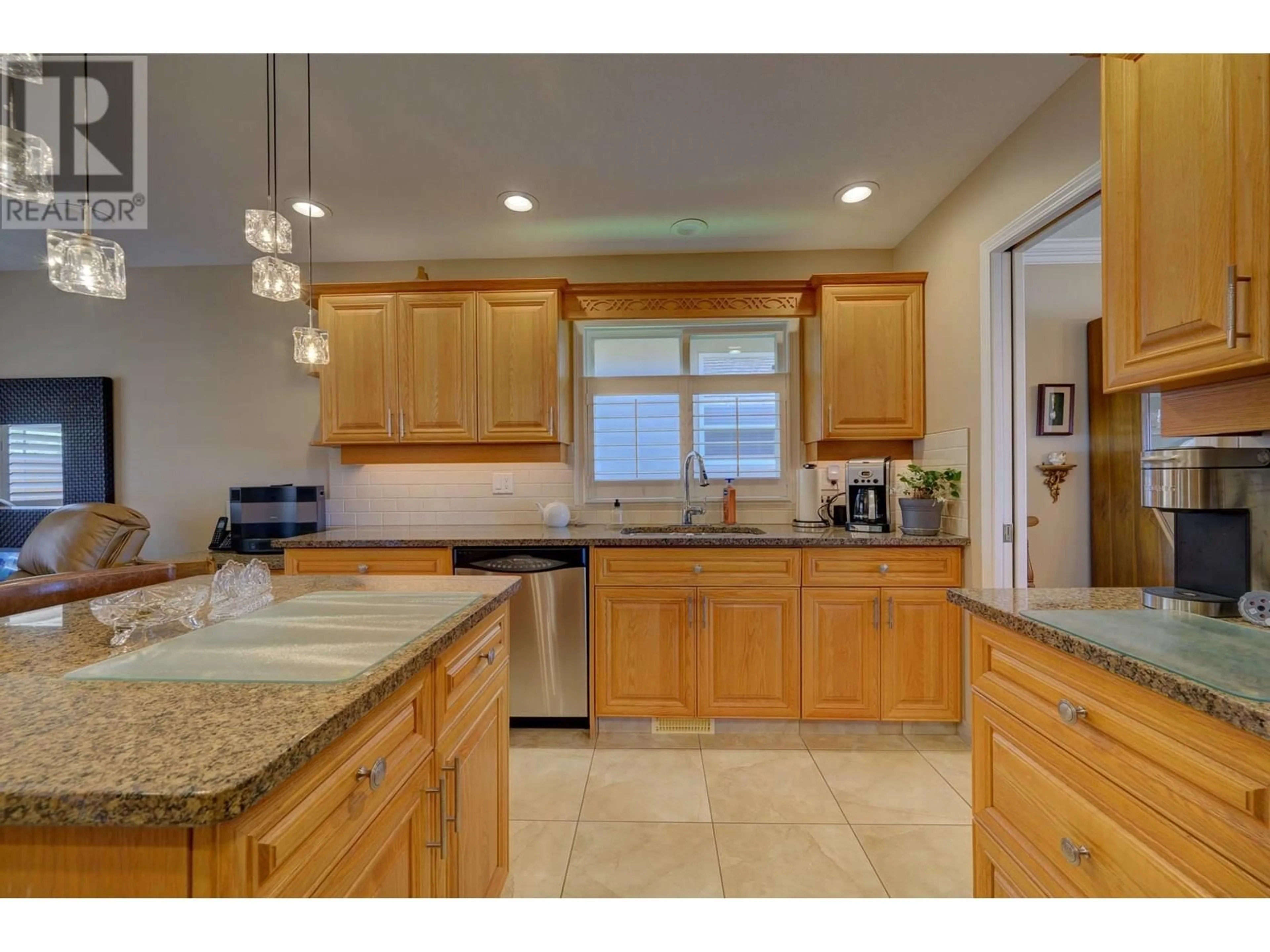 Open concept kitchen, ceramic/tile floor for 36 - 2080 PACIFIC WAY, Kamloops British Columbia V1S1V3