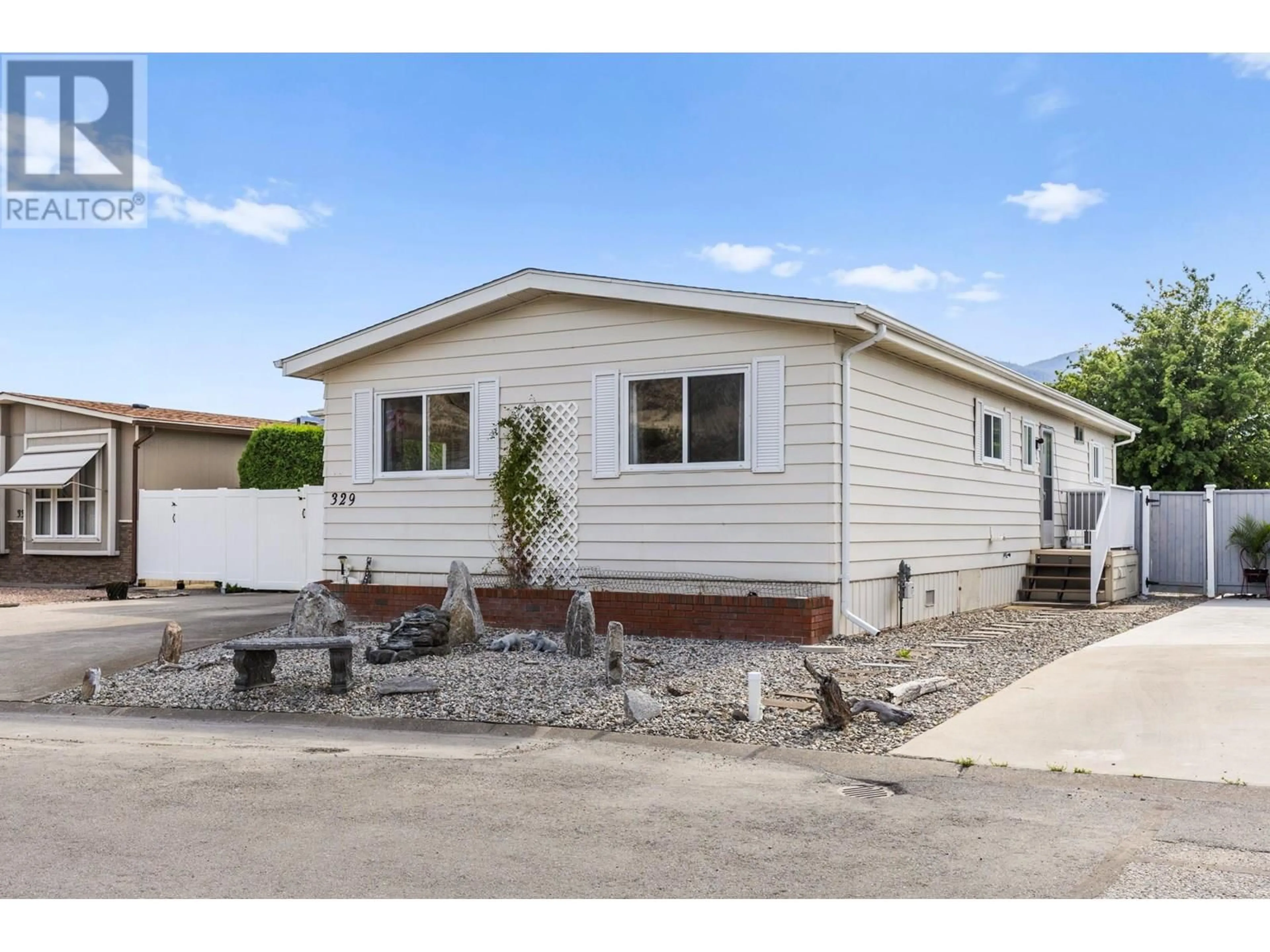 Home with vinyl exterior material, street for 329 - 3105 SOUTH MAIN STREET, Penticton British Columbia V2A7H1