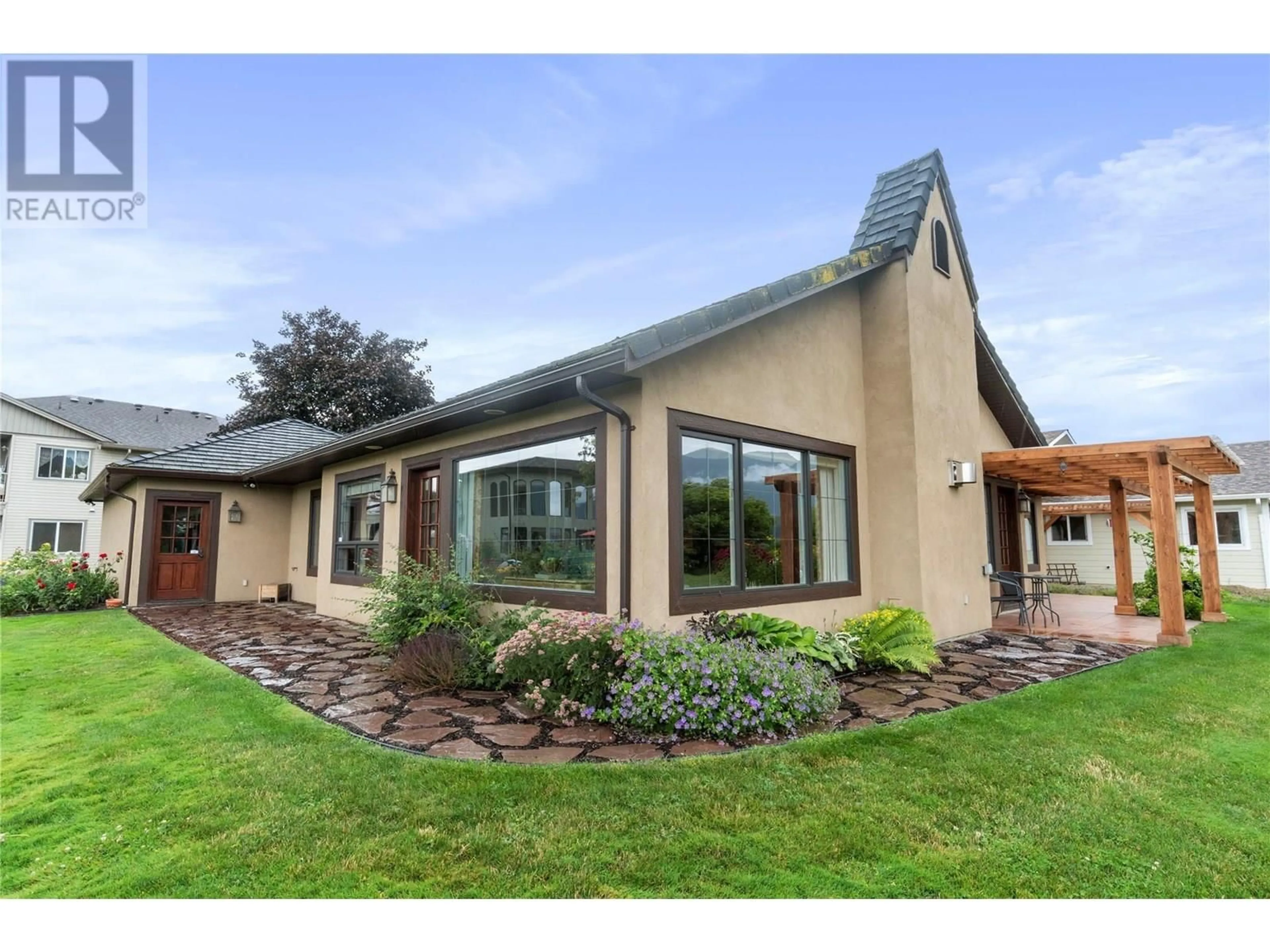 Home with brick exterior material, building for 12 - 420 HUDSON STREET NORTHWEST, Salmon Arm British Columbia V1E1P4