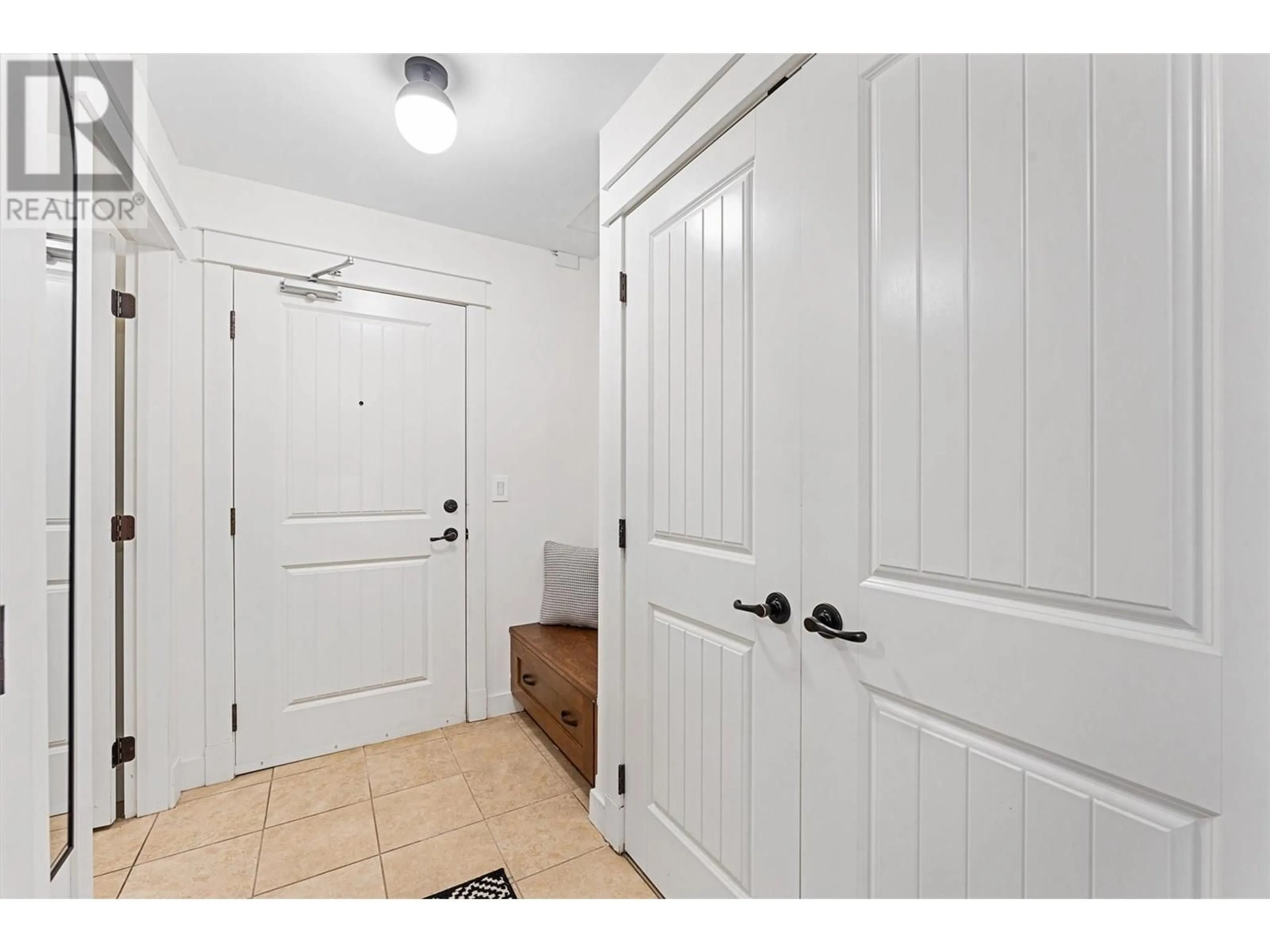 Indoor entryway for 201 - 2470 TUSCANY DRIVE, West Kelowna British Columbia V4T3G8