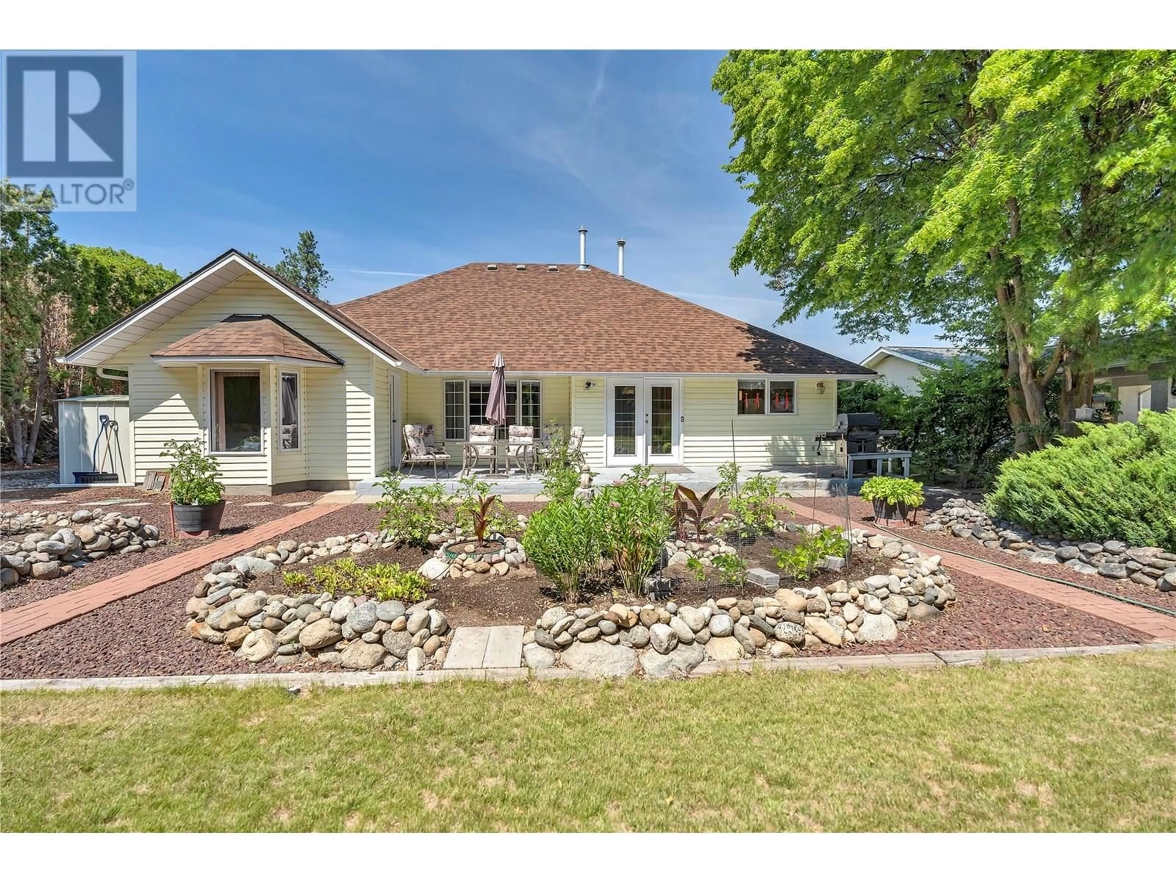 A pic from outside/outdoor area/front of a property/back of a property/a pic from drone, unknown for 11915 JUBILEE ROAD WEST, Summerland British Columbia V0H1Z0