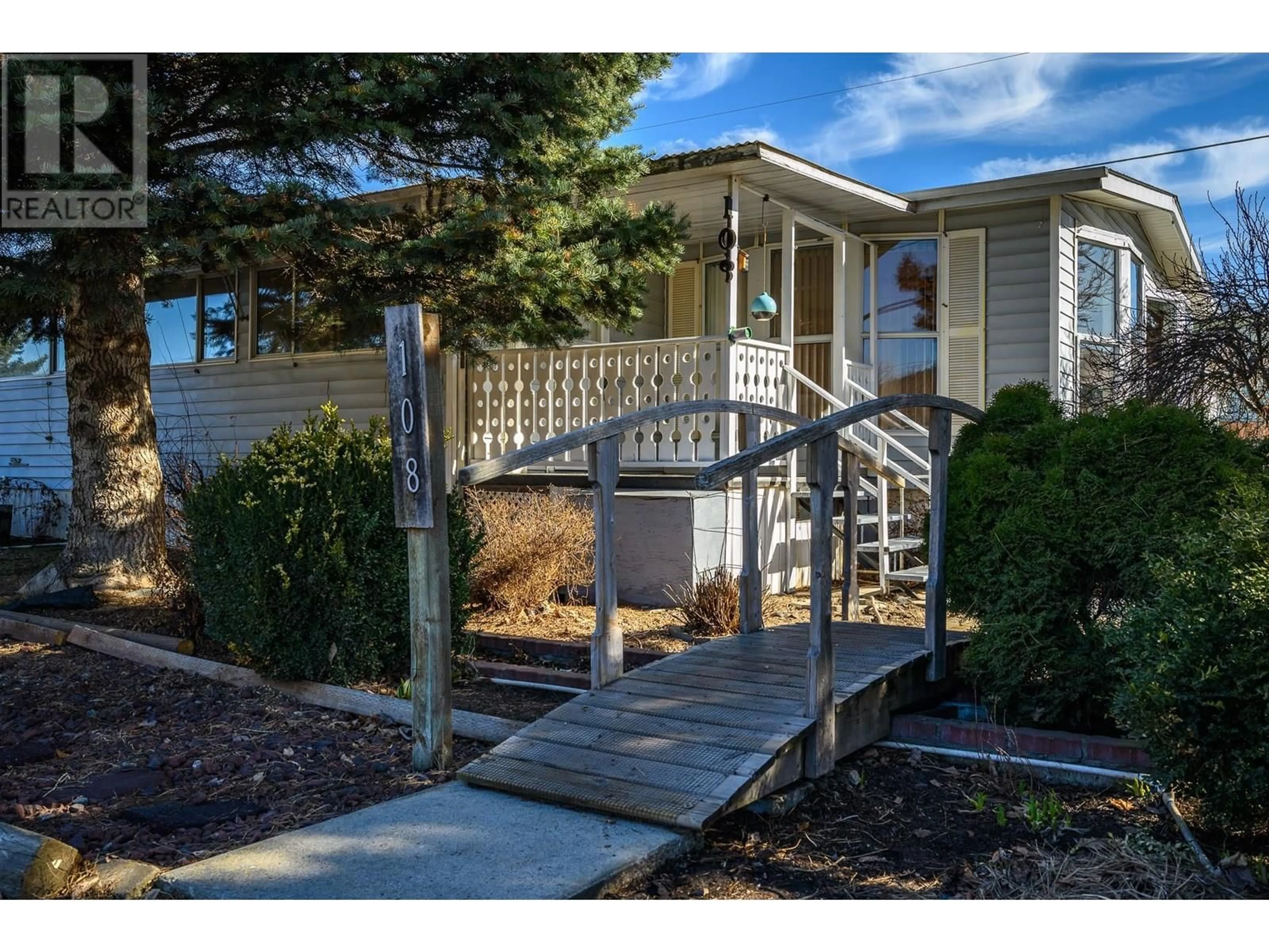 Home with vinyl exterior material, unknown for 108 - 720 COMMONWEALTH ROAD, Kelowna British Columbia V4V1R7