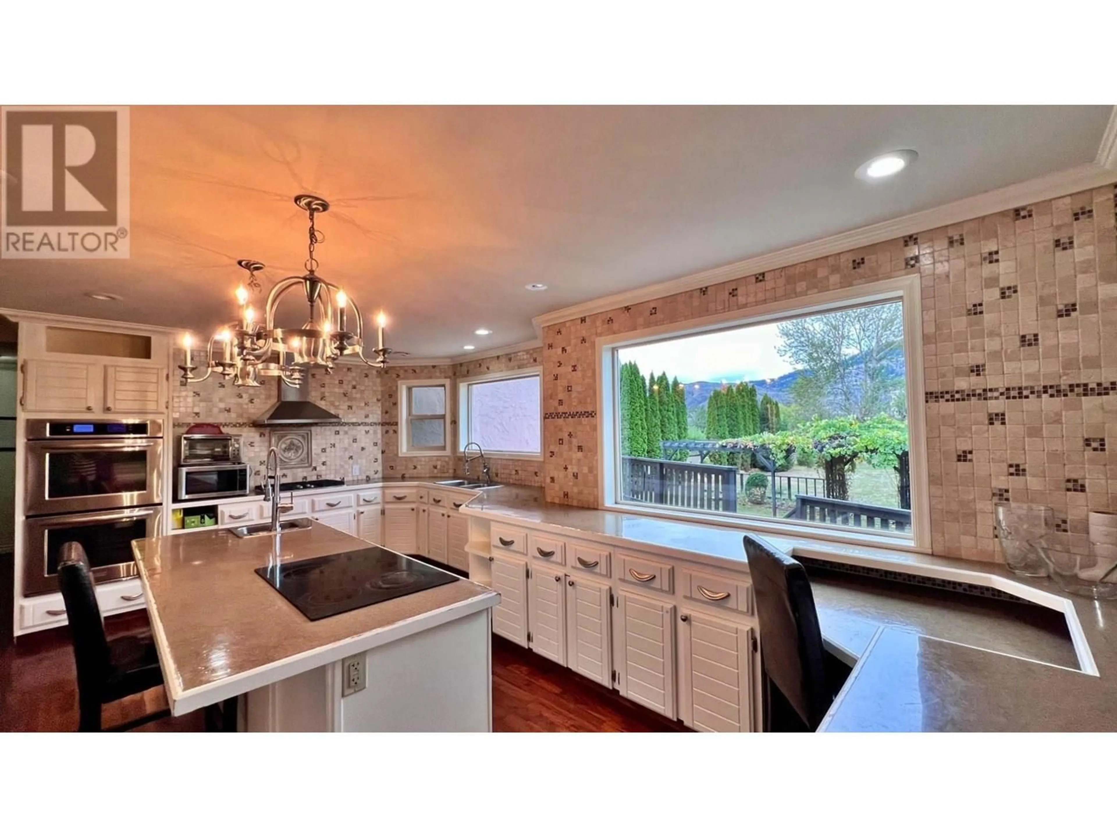 Open concept kitchen, ceramic/tile floor for 1973 TRANQUILLE ROAD, Kamloops British Columbia V2B3M4
