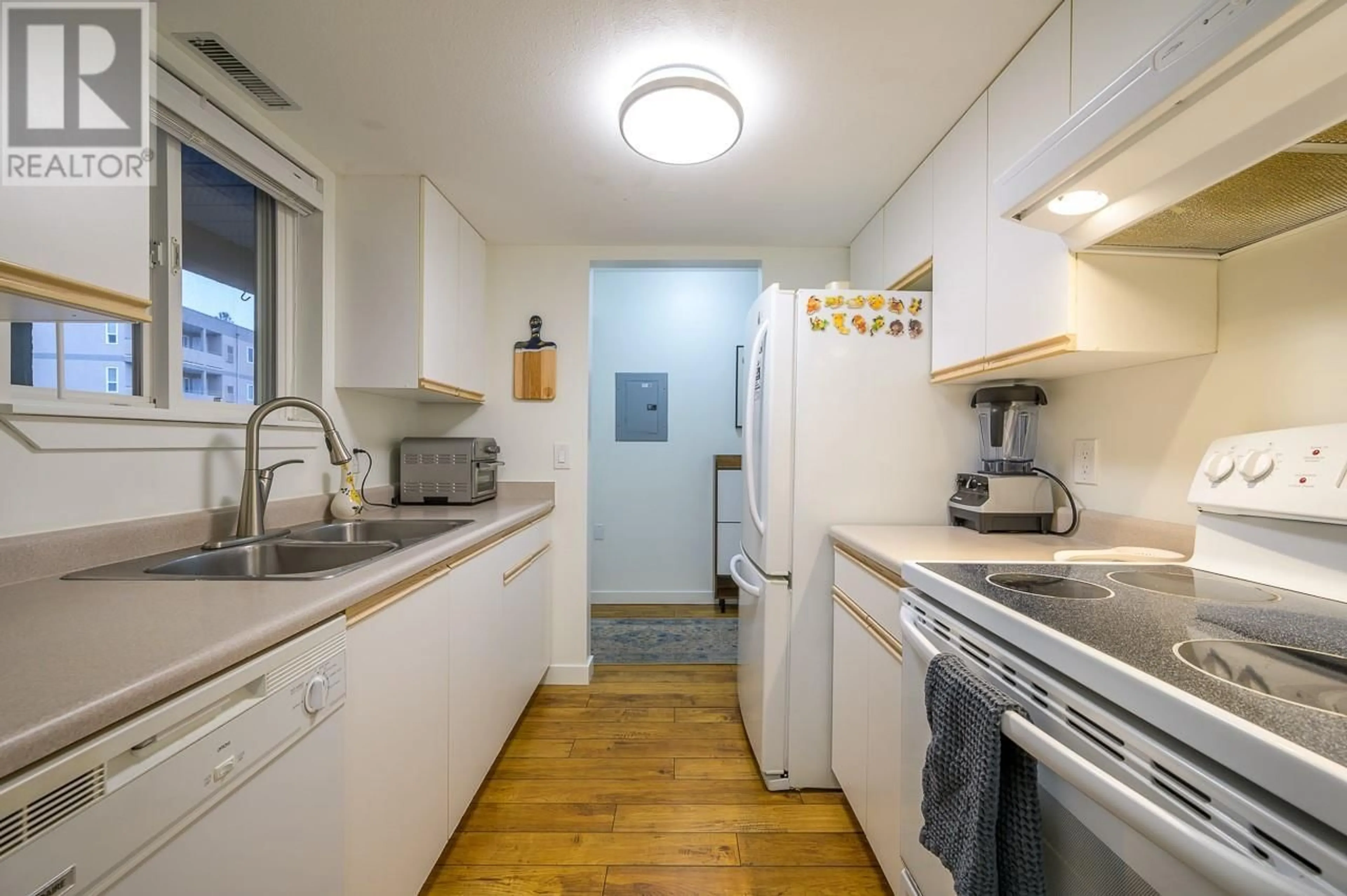 Standard kitchen, unknown for 110 - 1185 HUGH ALLAN DRIVE, Kamloops British Columbia V1S1T3