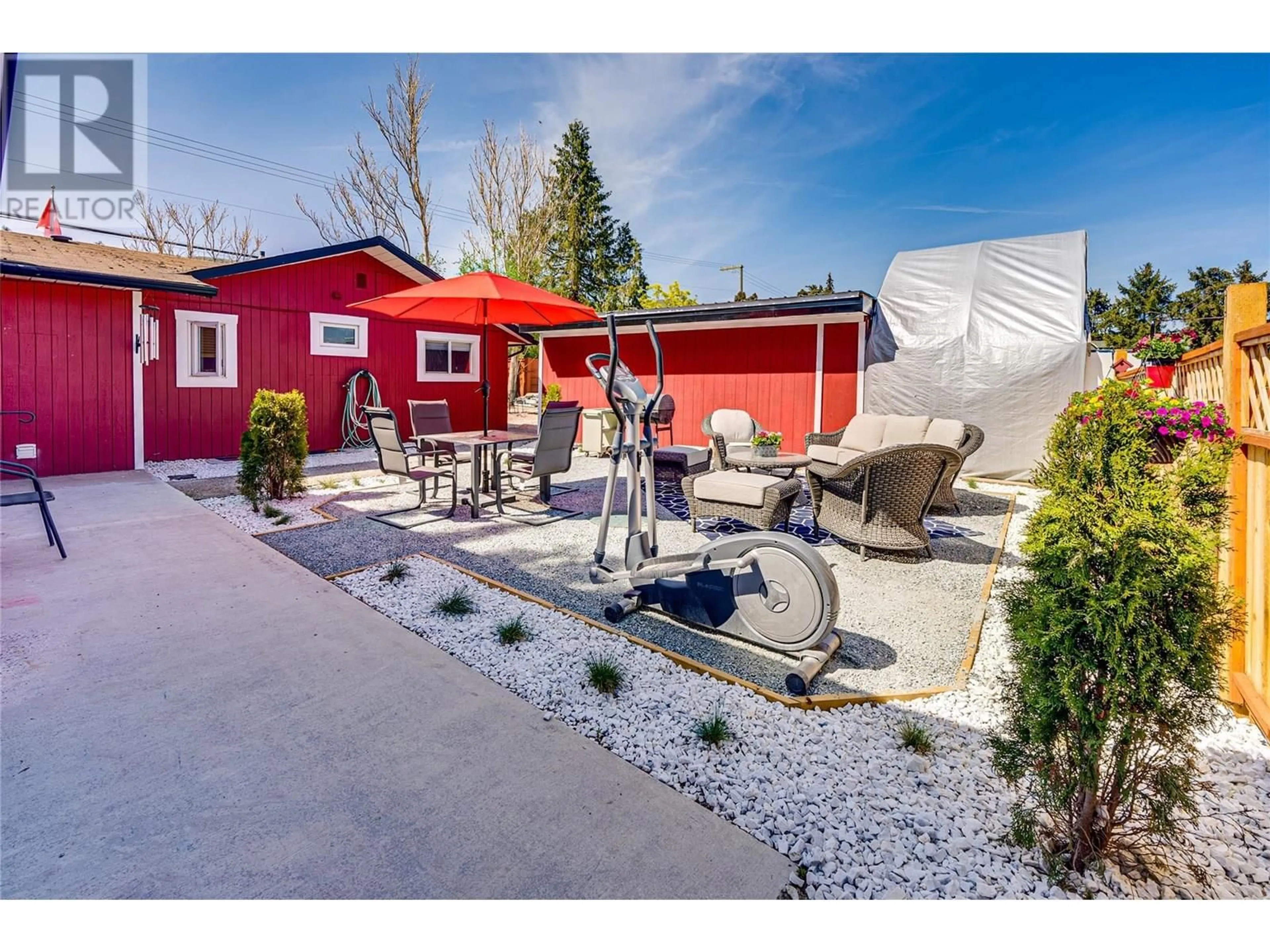 Patio, street for 6049 OLD KAMLOOPS ROAD, Vernon British Columbia V1H1P7