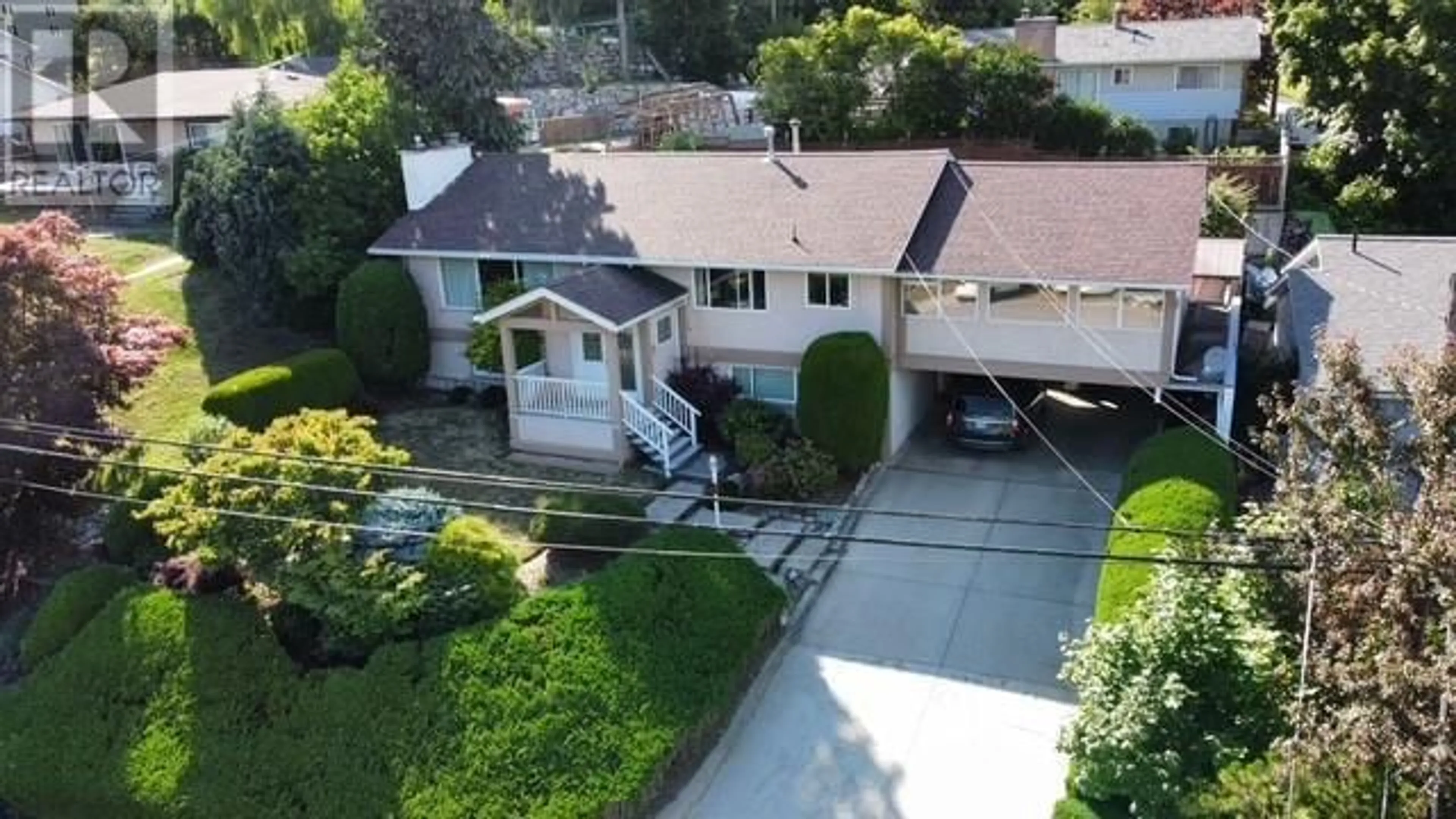 A pic from outside/outdoor area/front of a property/back of a property/a pic from drone, street for 649 JOHNSTONE ROAD, Nelson British Columbia V1L6H8