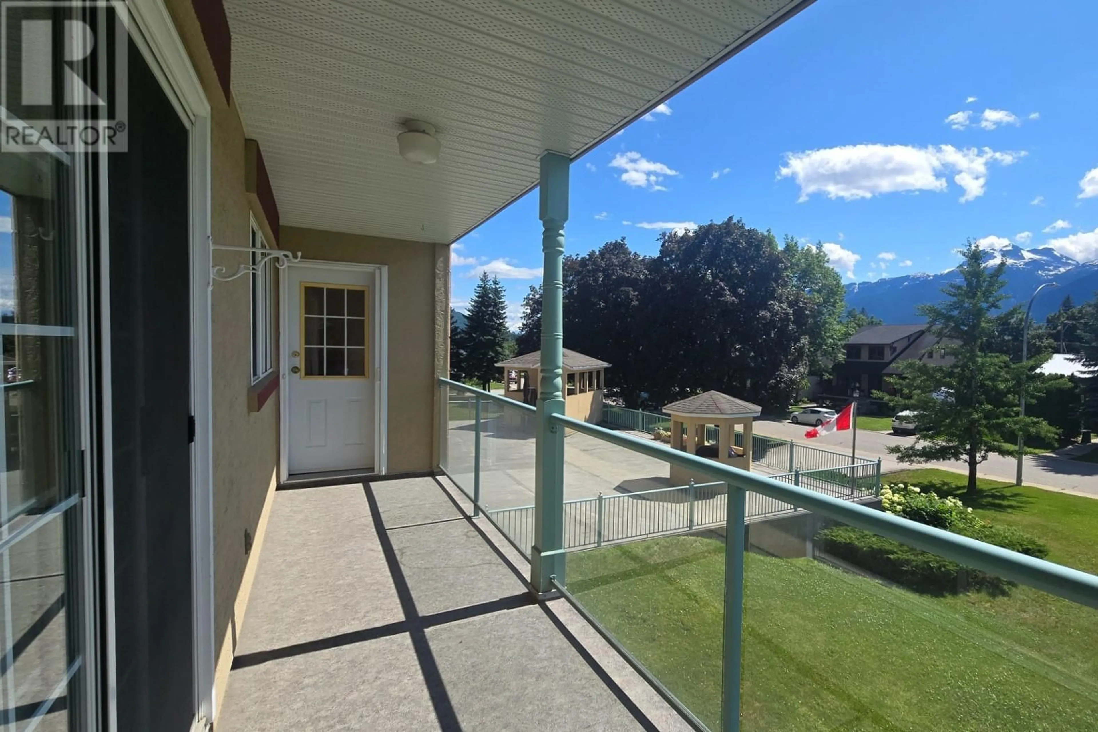 Patio, mountain view for 206 - 311 SIXTH STREET EAST, Revelstoke British Columbia V0E2S0