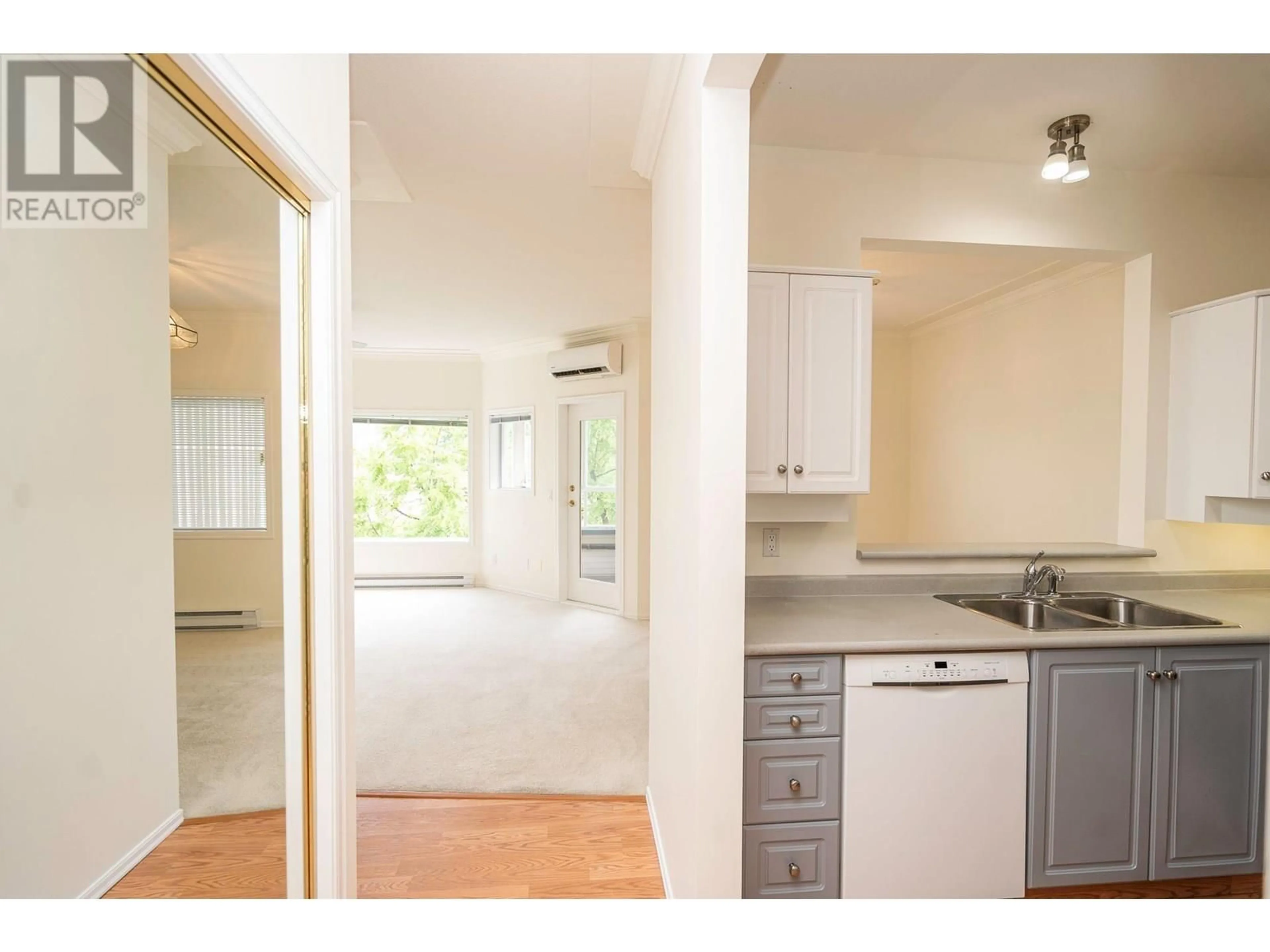 Standard kitchen, unknown for 210 - 877 KLO ROAD, Kelowna British Columbia V1Y9K9