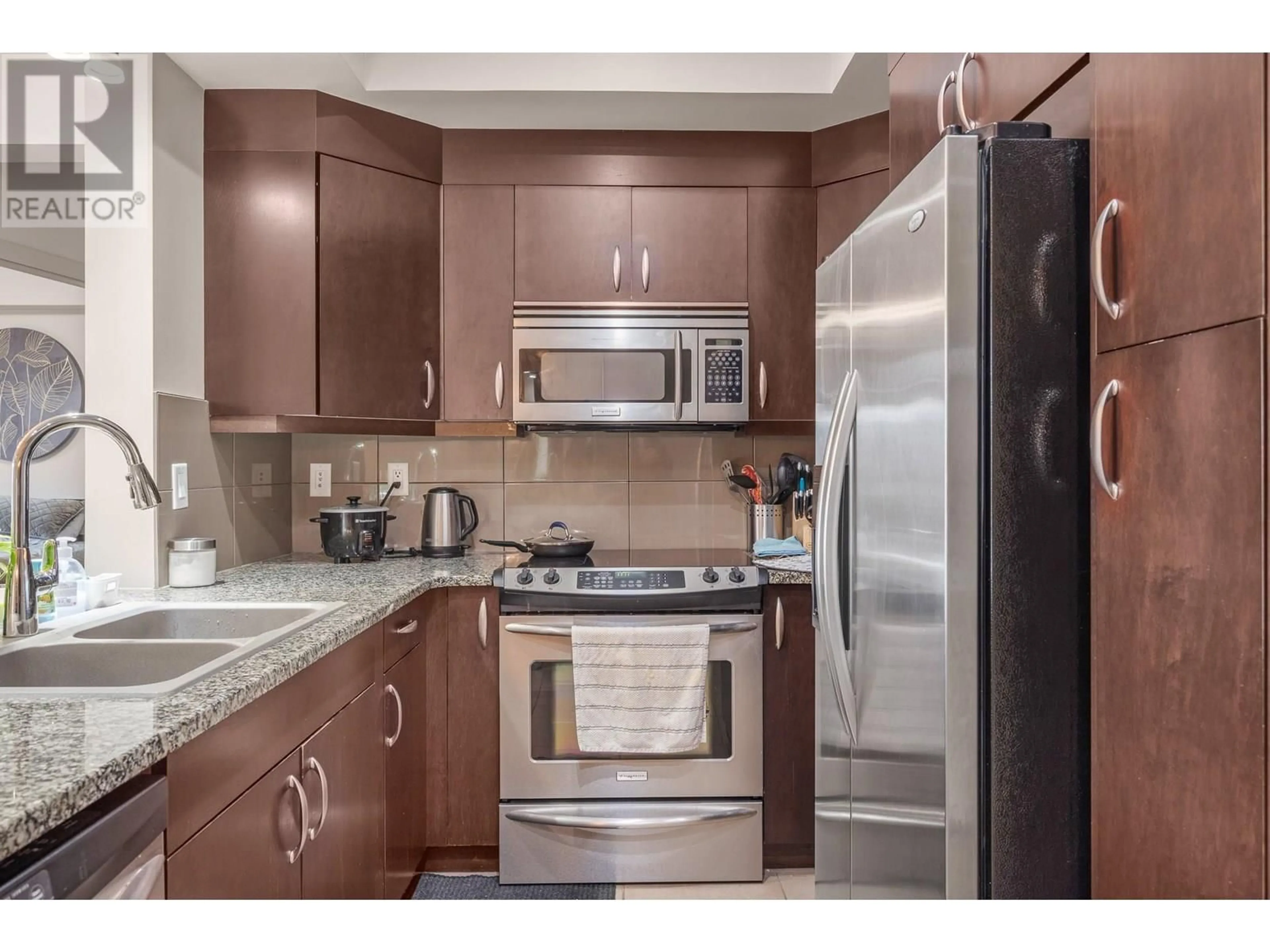 Standard kitchen, unknown for 1234 - 7343 OKANAGAN LANDING ROAD, Vernon British Columbia V1H2J6