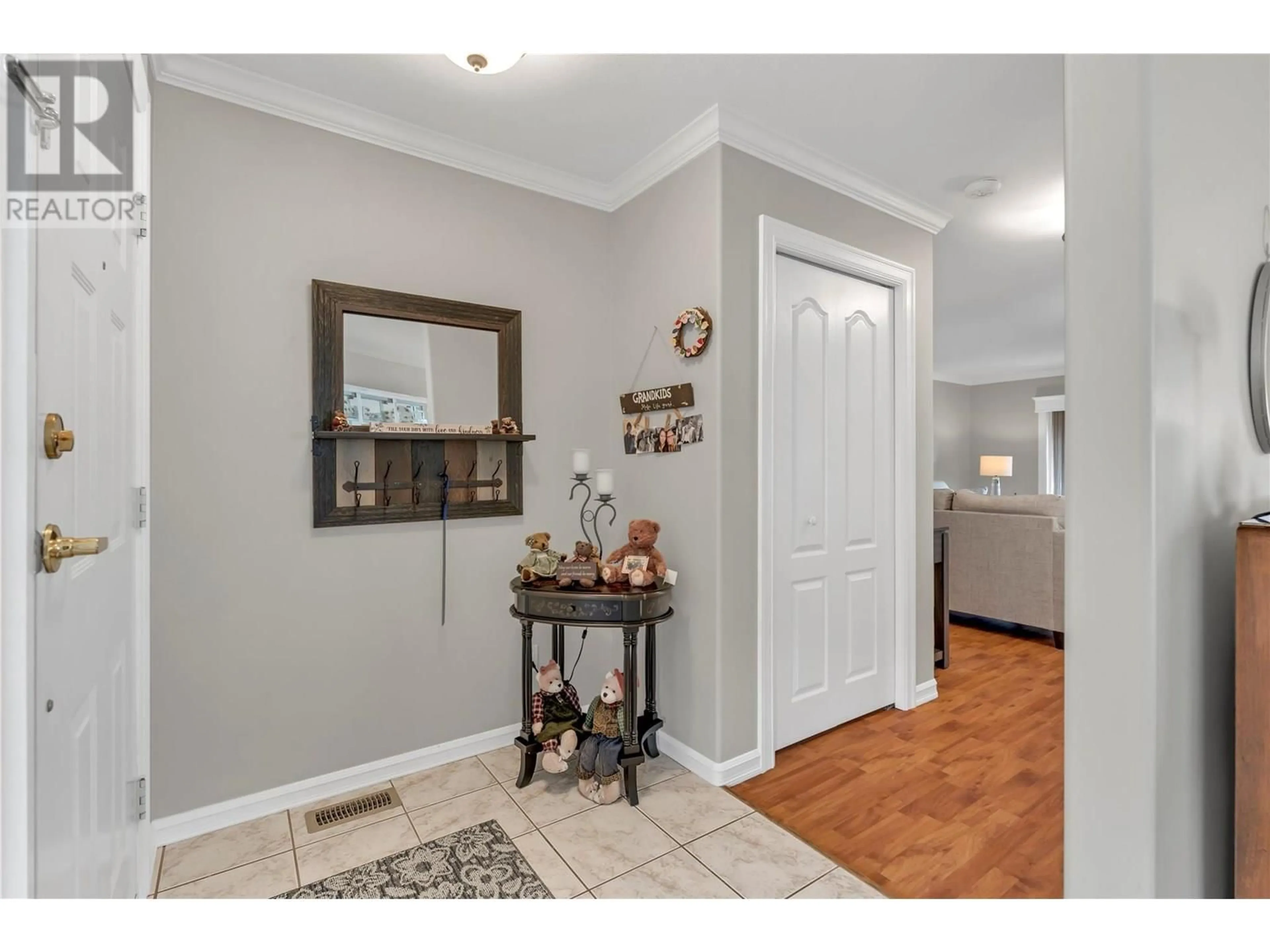 Indoor entryway for 518 RED WING DRIVE, Penticton British Columbia V2A8N7