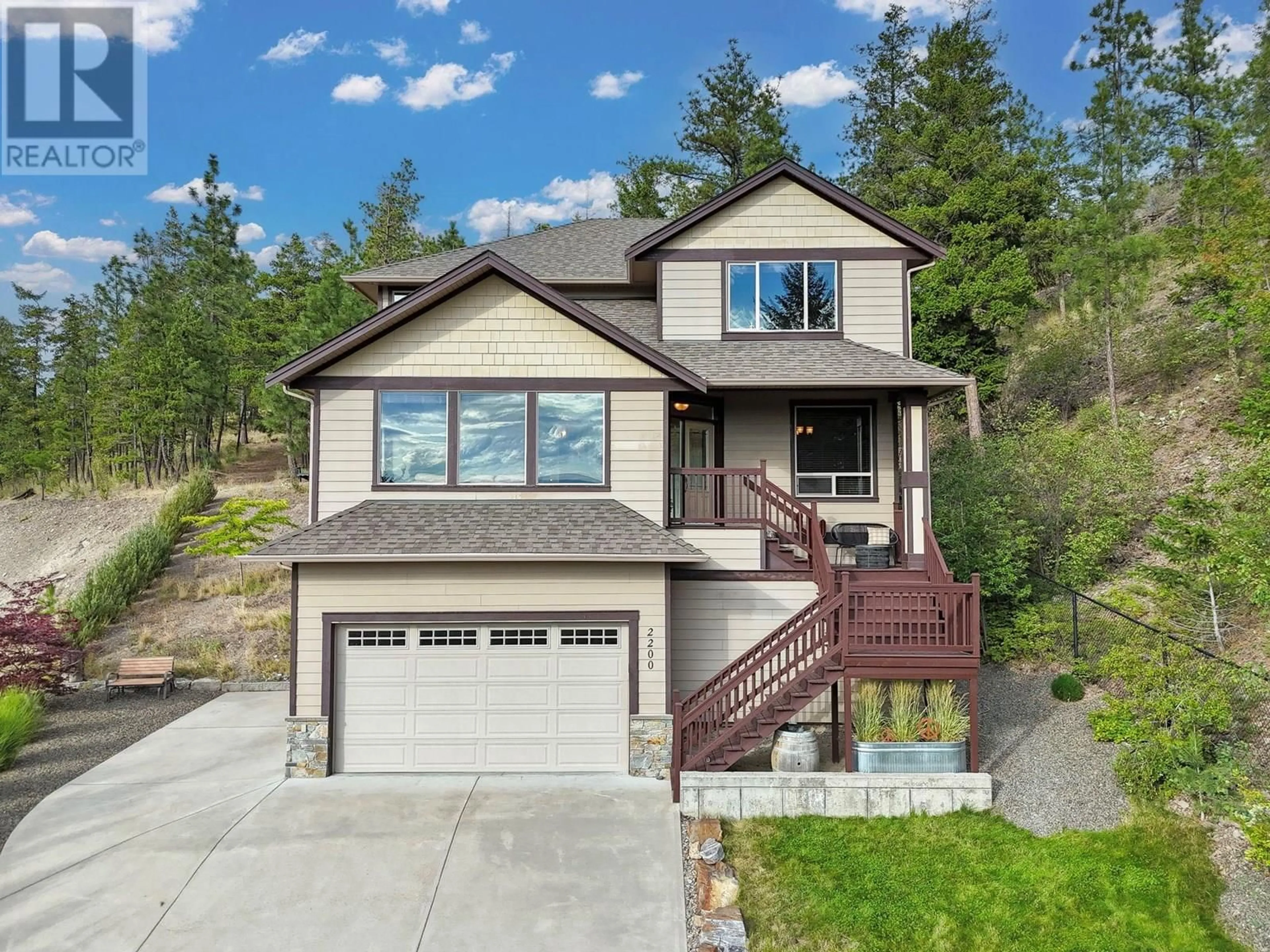 Home with vinyl exterior material, unknown for 2200 SUNVIEW DRIVE, West Kelowna British Columbia V1Z3X9