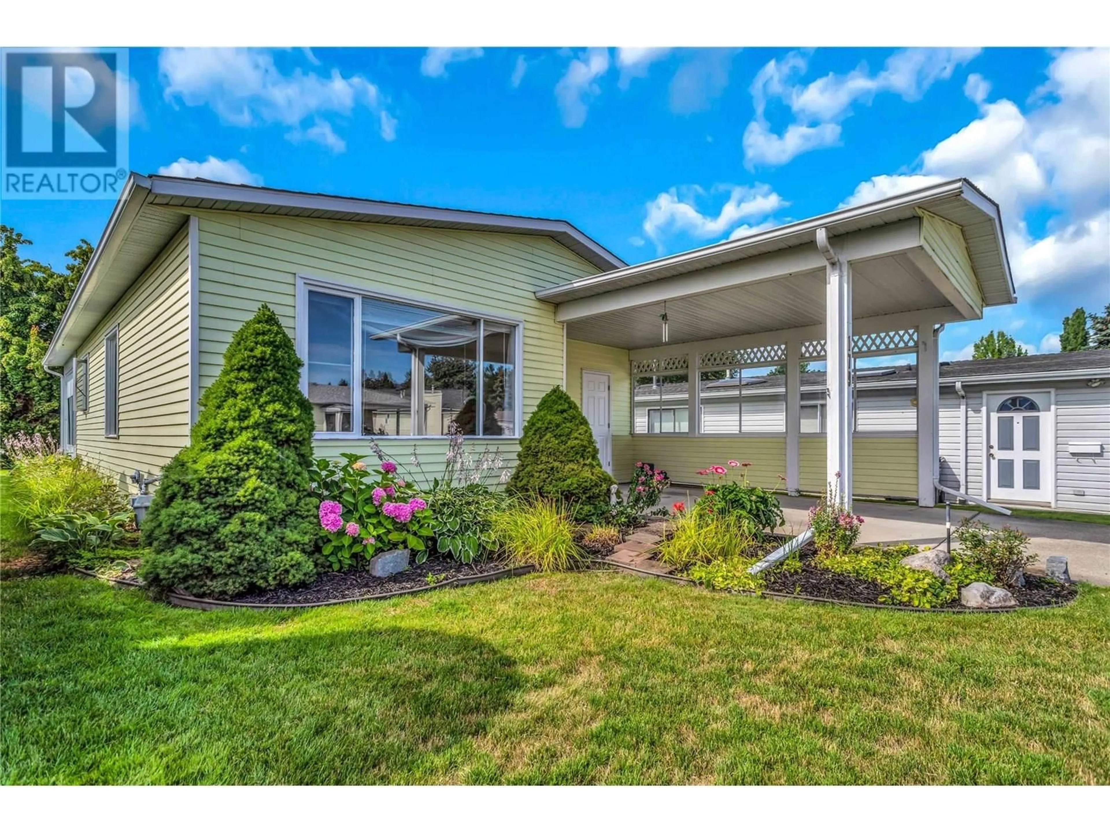 Home with vinyl exterior material, unknown for 179 - 1255 RAYMER AVENUE, Kelowna British Columbia V1W3S3