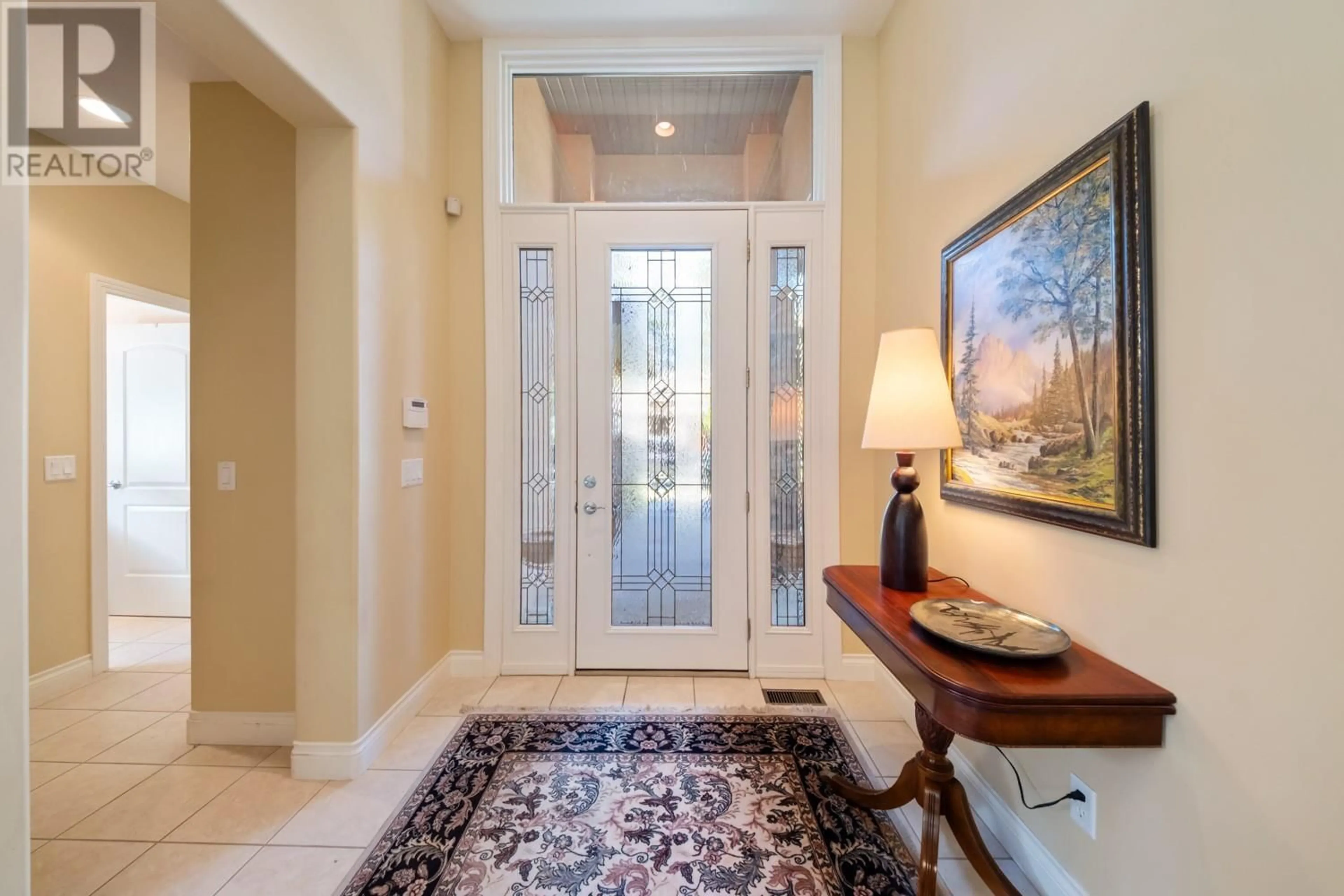 Indoor entryway for 4349 GALLAGHERS FAIRWAY SOUTH, Kelowna British Columbia V1W4X4