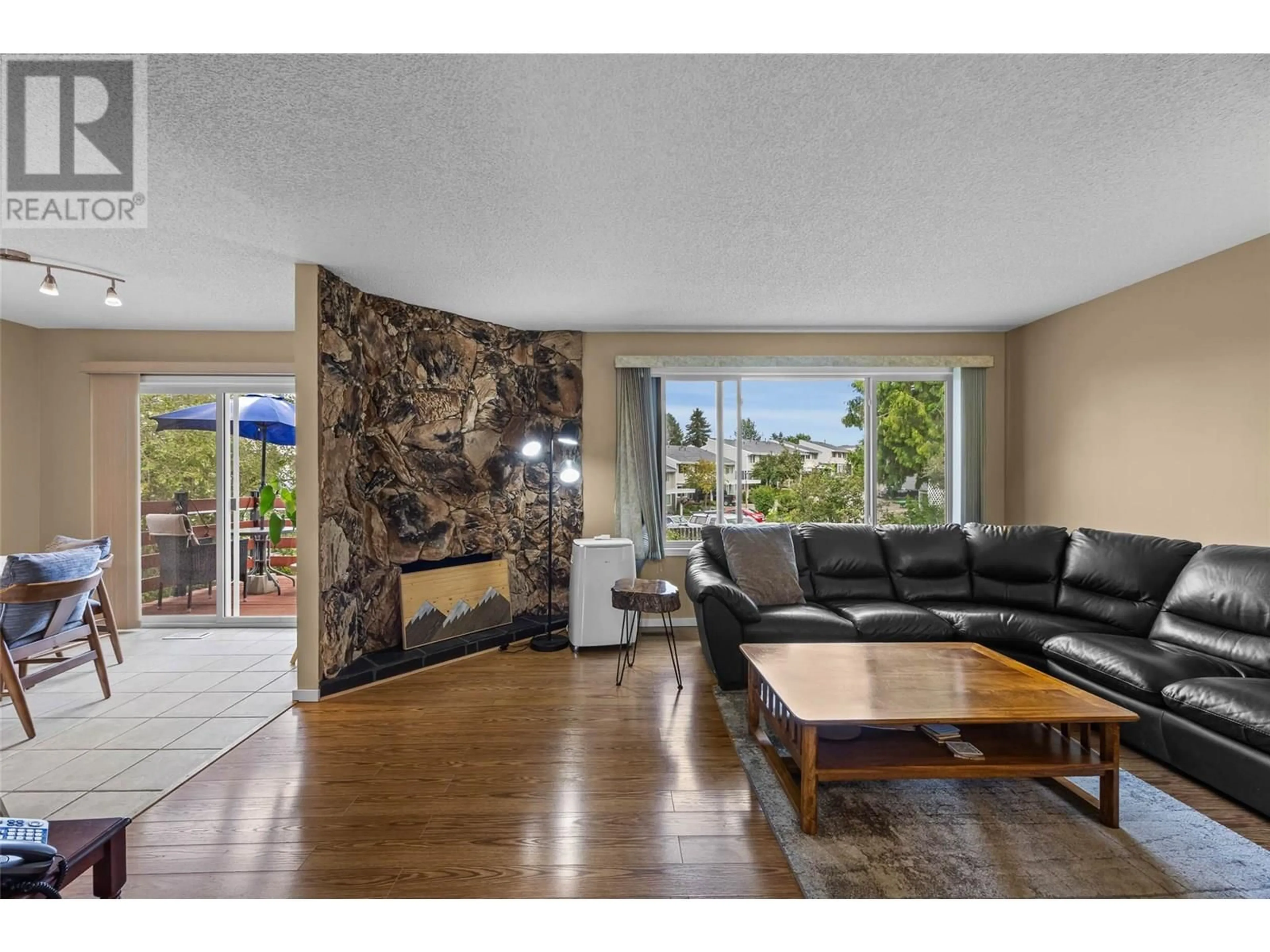 Living room with furniture, unknown for 804 GLENESK PLACE, Kamloops British Columbia V2E1P6