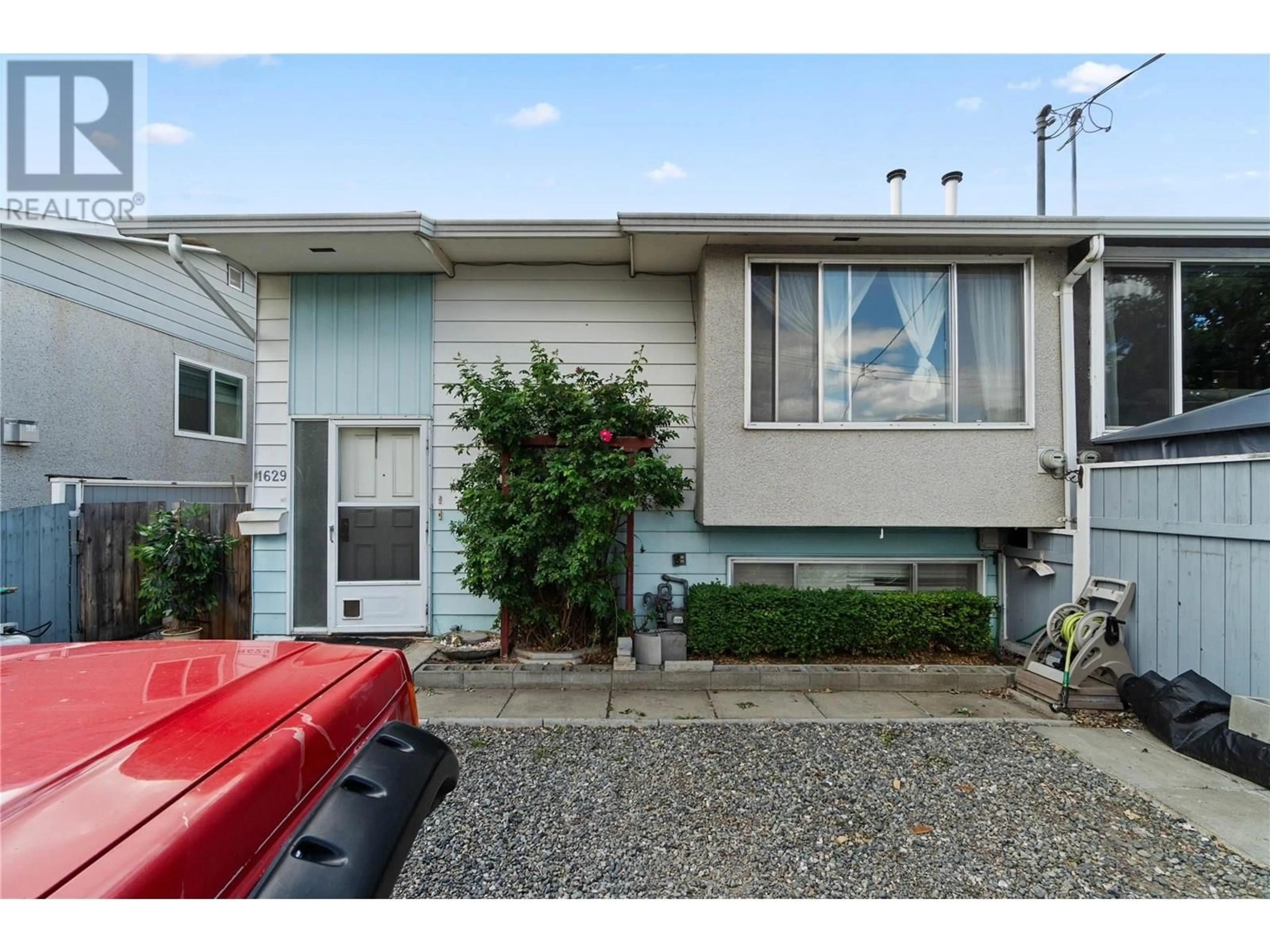 Home with vinyl exterior material, street for 1629 SPARTAN PLACE, Kamloops British Columbia V2B7Z3
