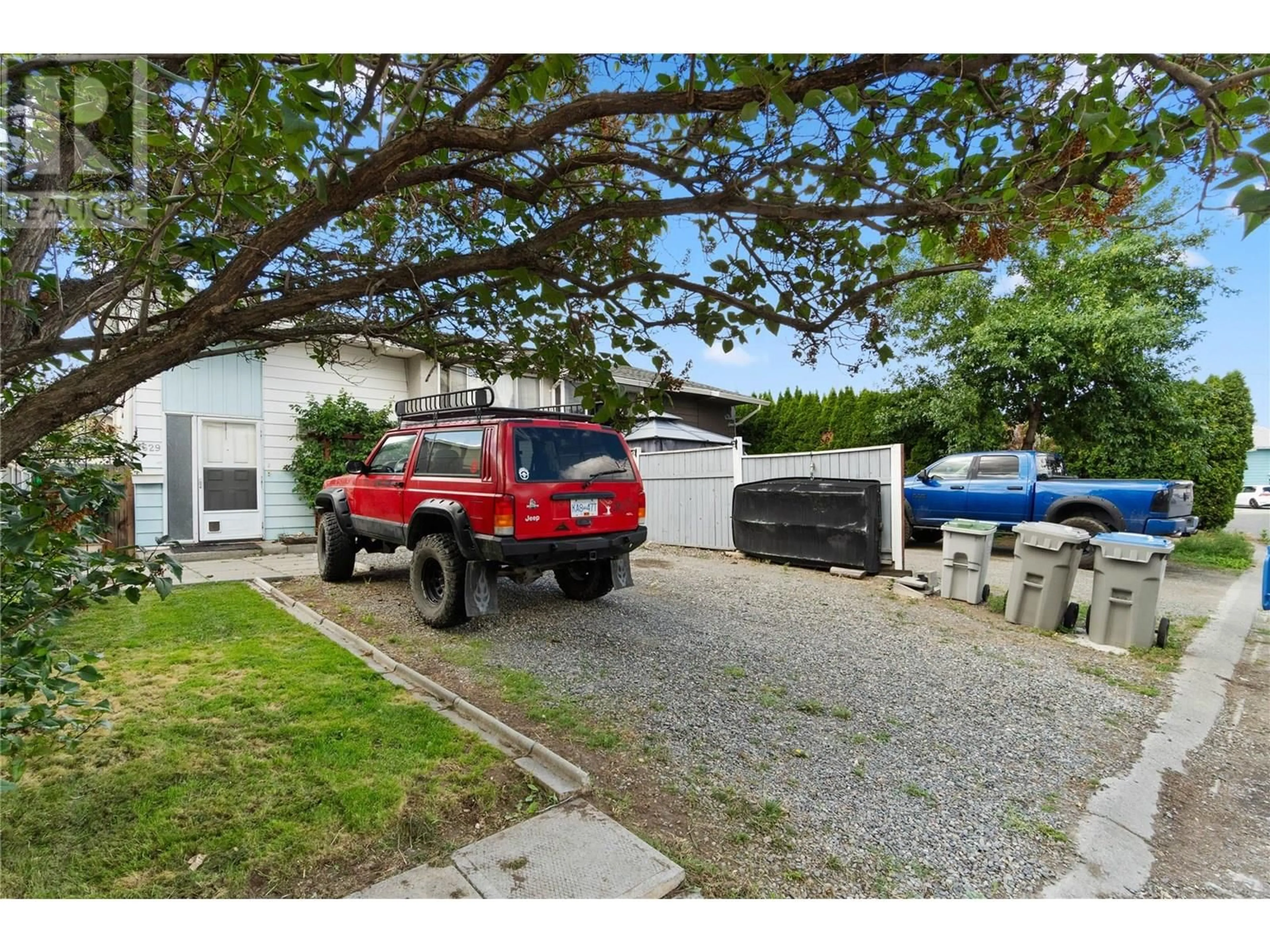 A pic from outside/outdoor area/front of a property/back of a property/a pic from drone, street for 1629 SPARTAN PLACE, Kamloops British Columbia V2B7Z3